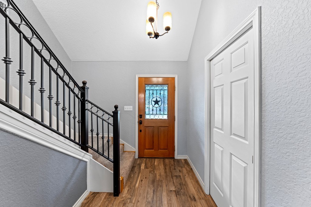 26 Oak Valley Dr
