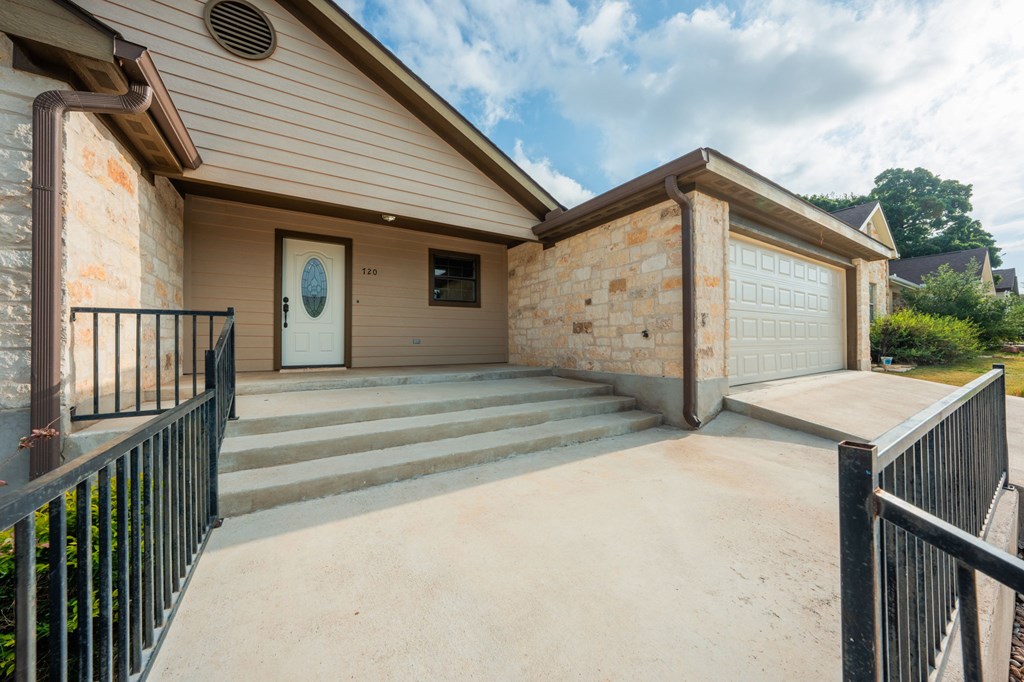 720 Darlington Dr