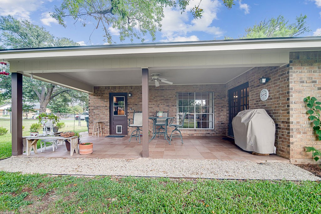 205 Crestwood Dr