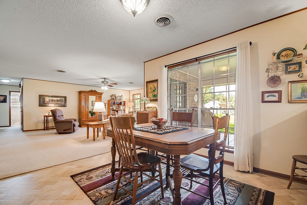 205 Crestwood Dr