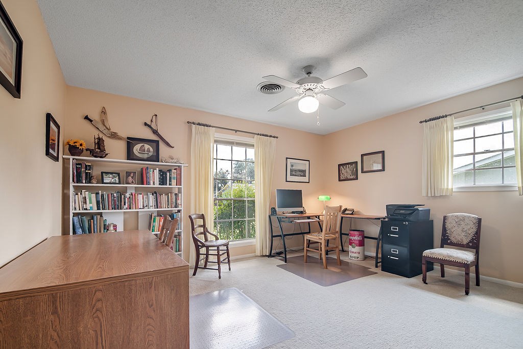 205 Crestwood Dr