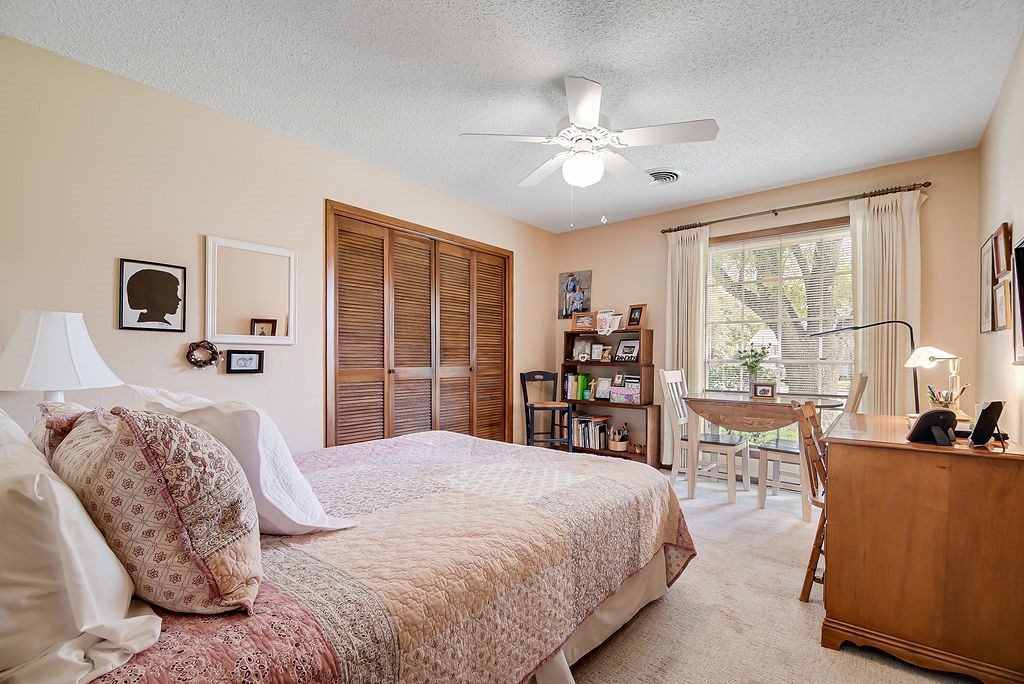205 Crestwood Dr