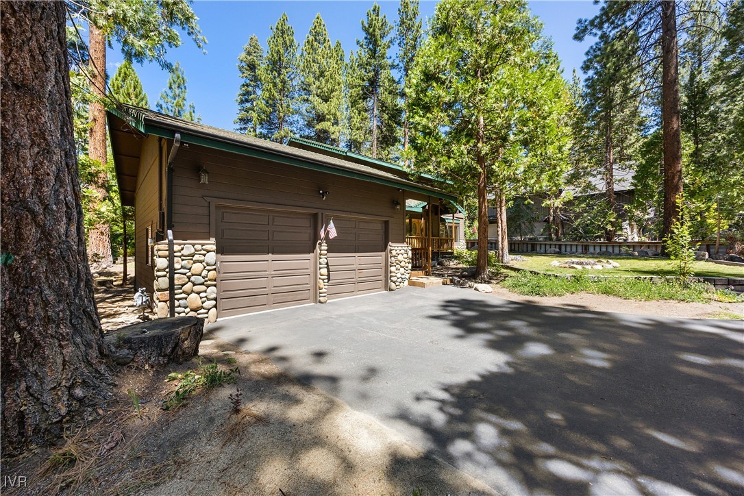 445 Country Club Dr