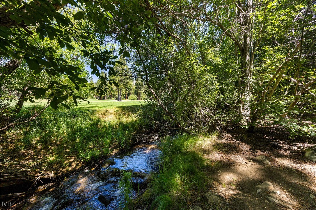 445 Country Club Dr