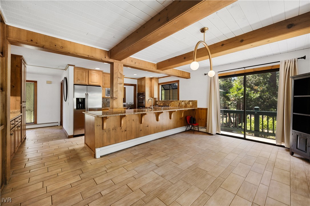445 Country Club Dr