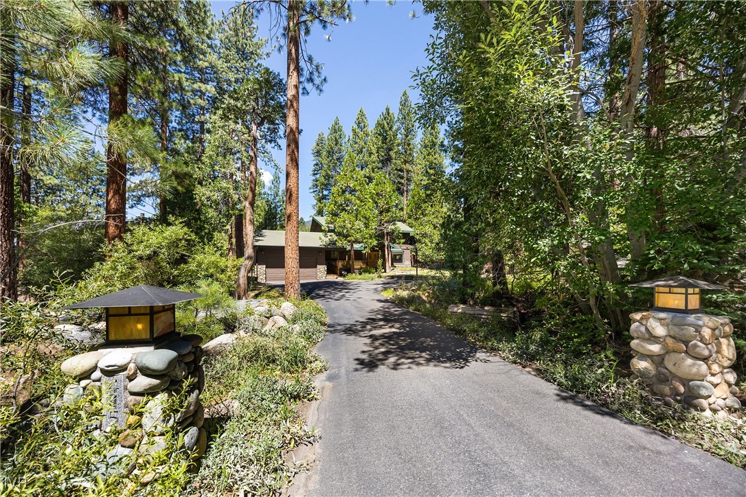 445 Country Club Dr