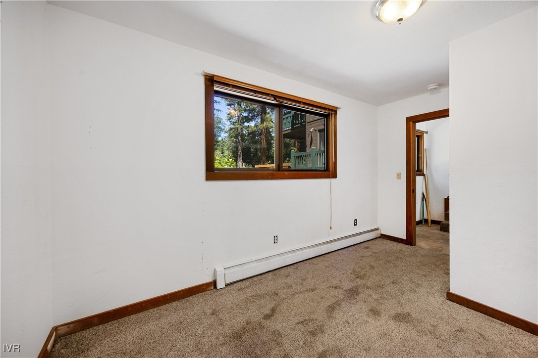 445 Country Club Dr