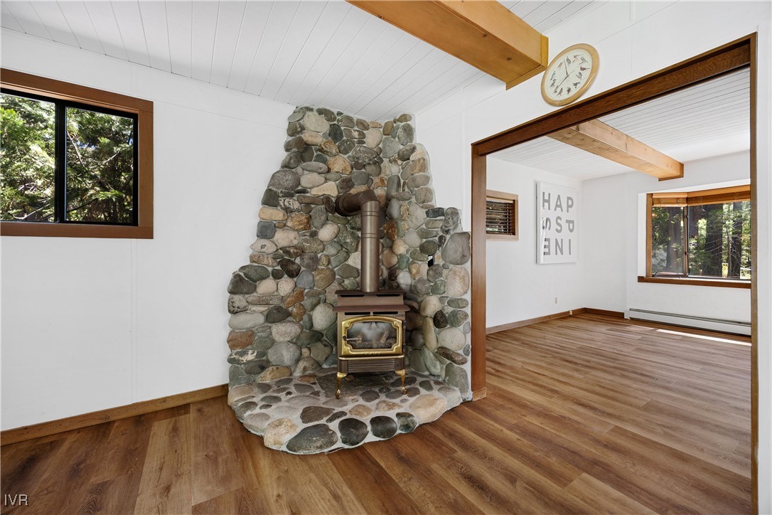 445 Country Club Dr