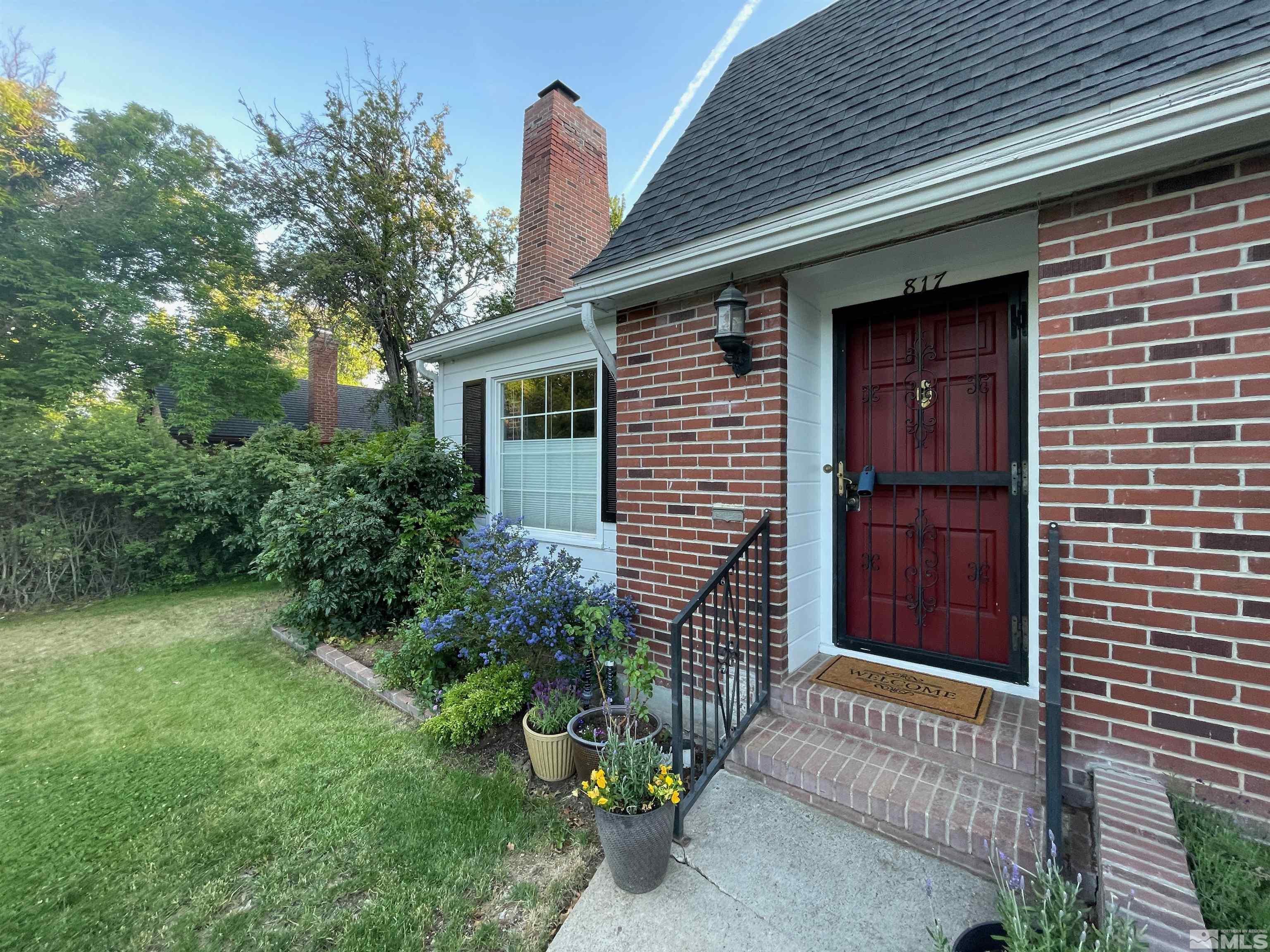 817 Vine Street