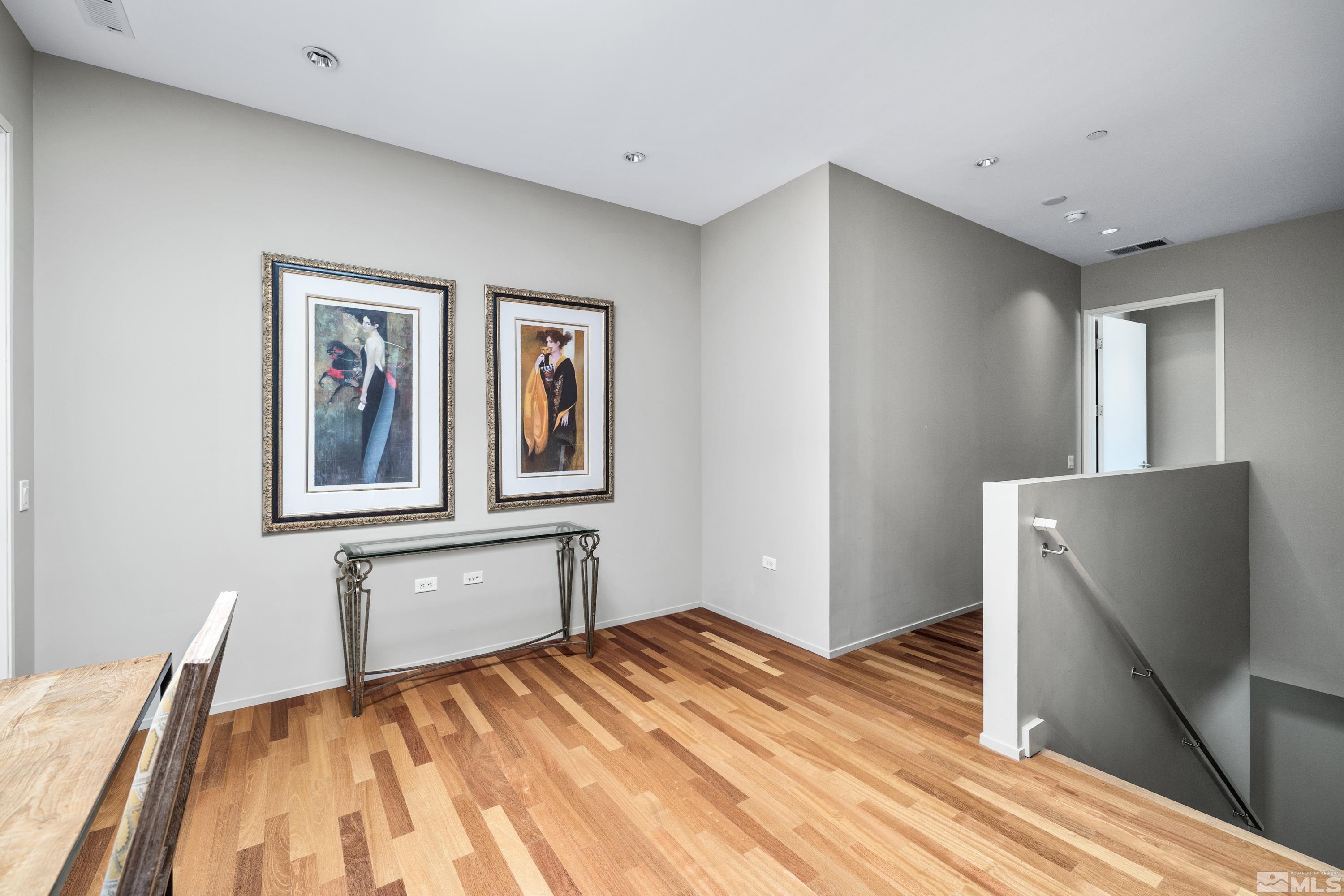 255 N Sierra, 2307
