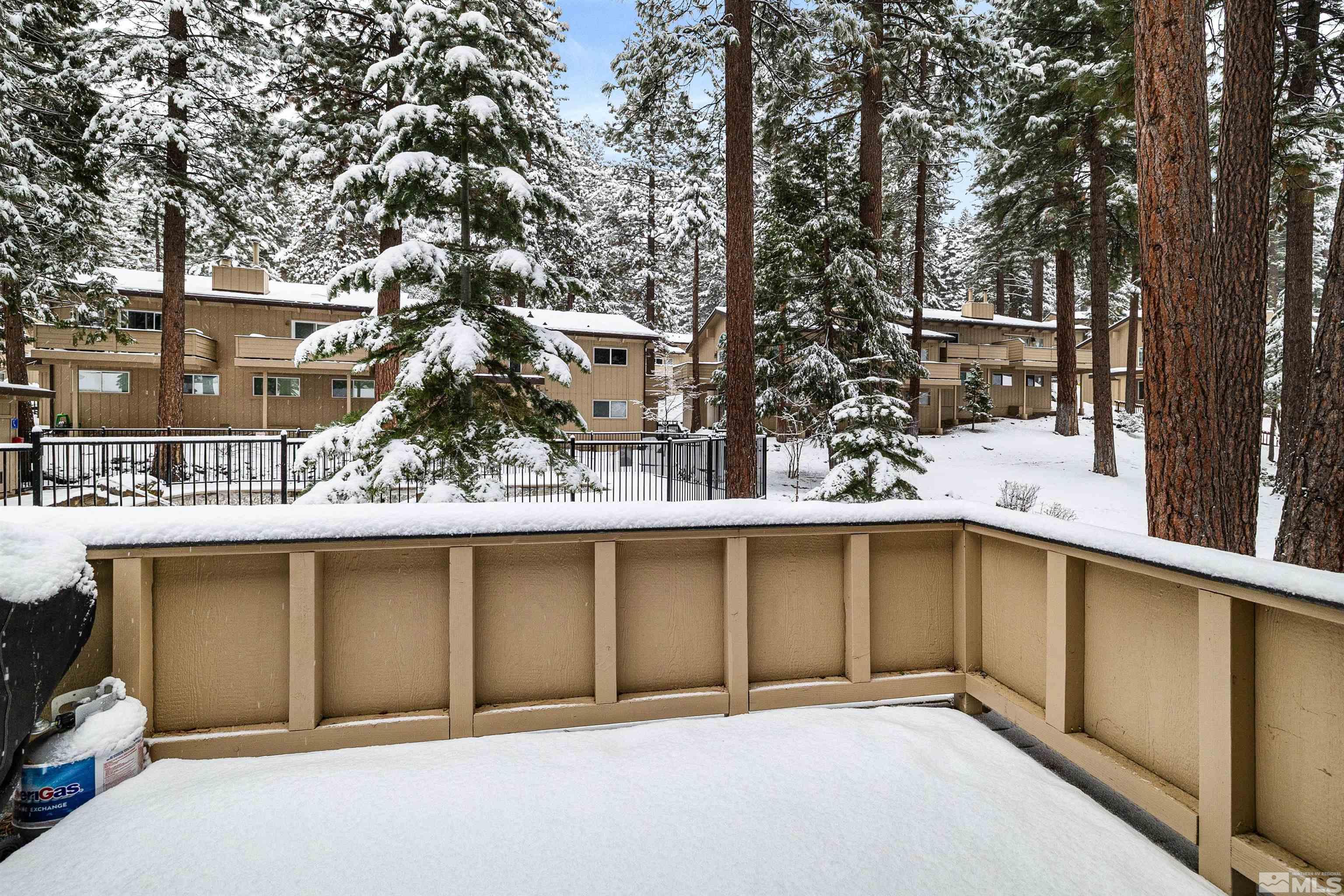 321 Ski Way, 29