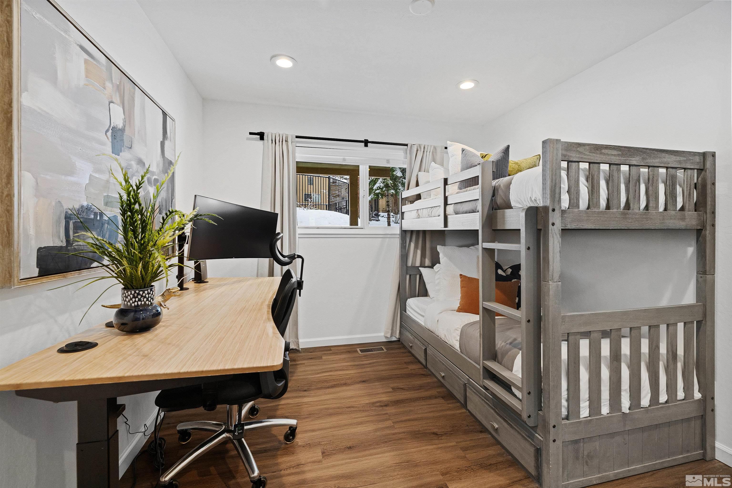 321 Ski Way, 29
