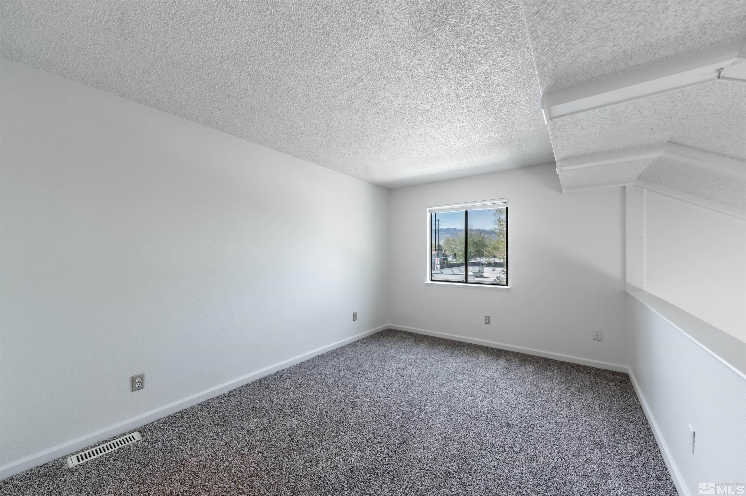 1465 E Peckham Lane, APT 20