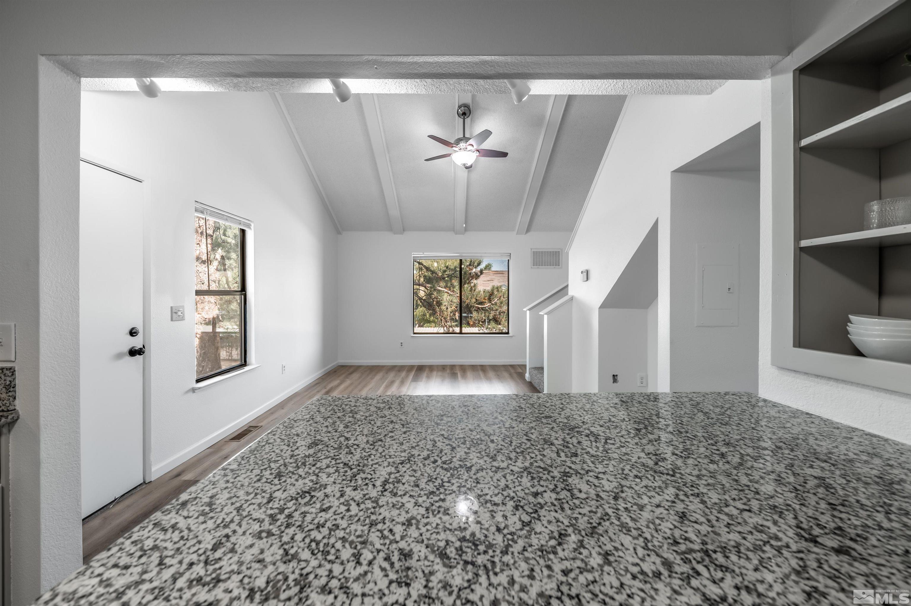 1465 E Peckham Lane, APT 20