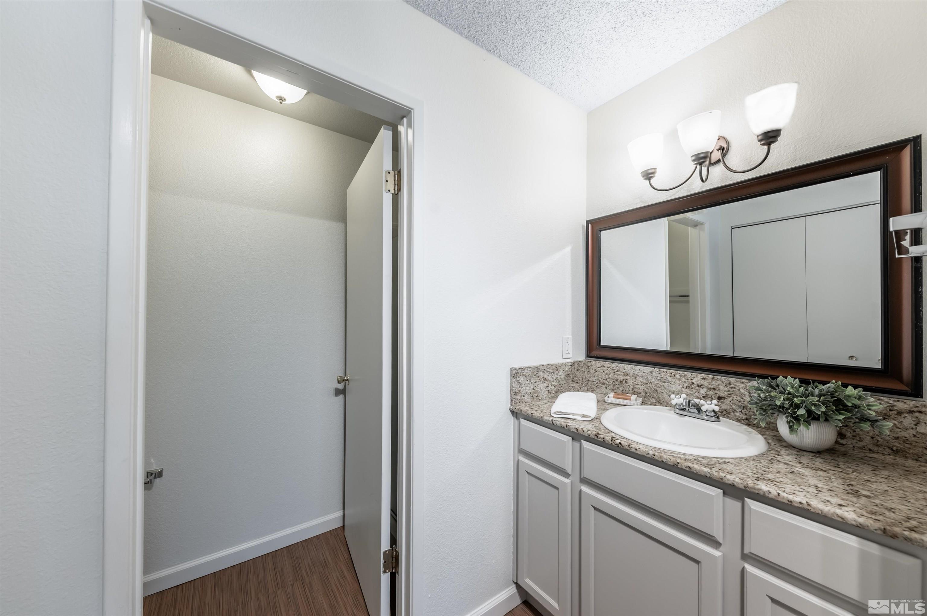 1465 E Peckham Lane, APT 20
