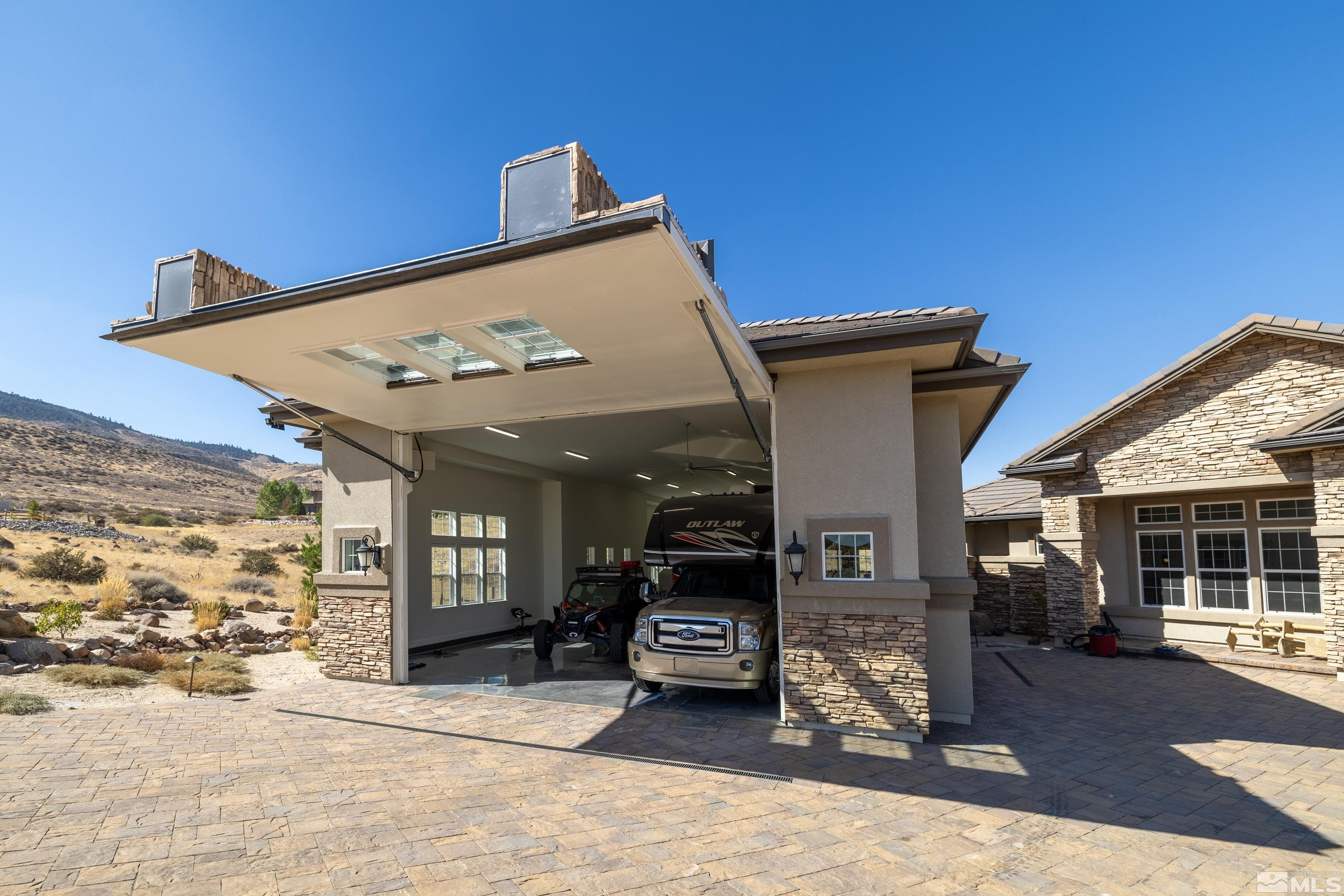 4095 Gray Fox Court