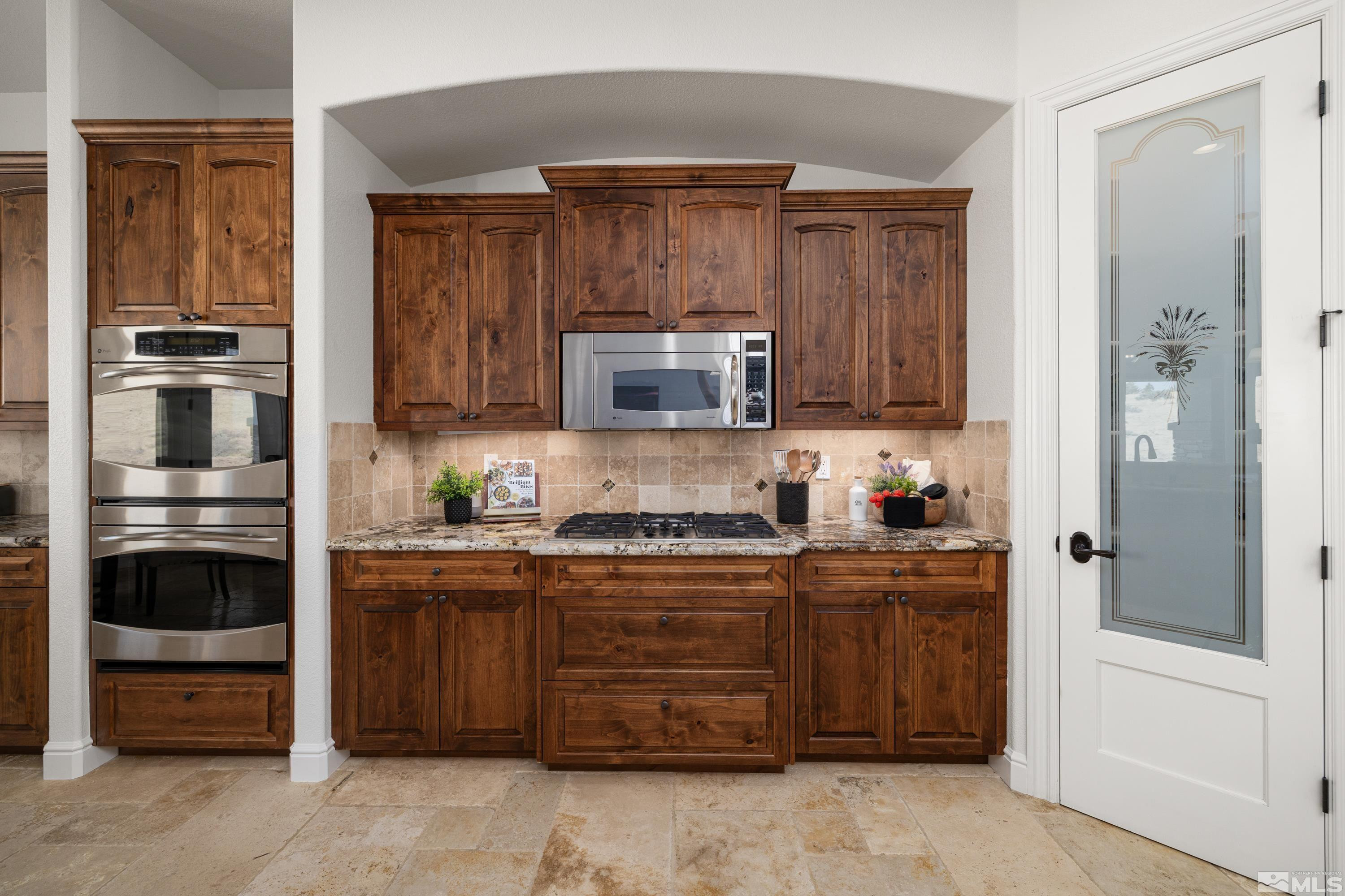 4095 Gray Fox Court