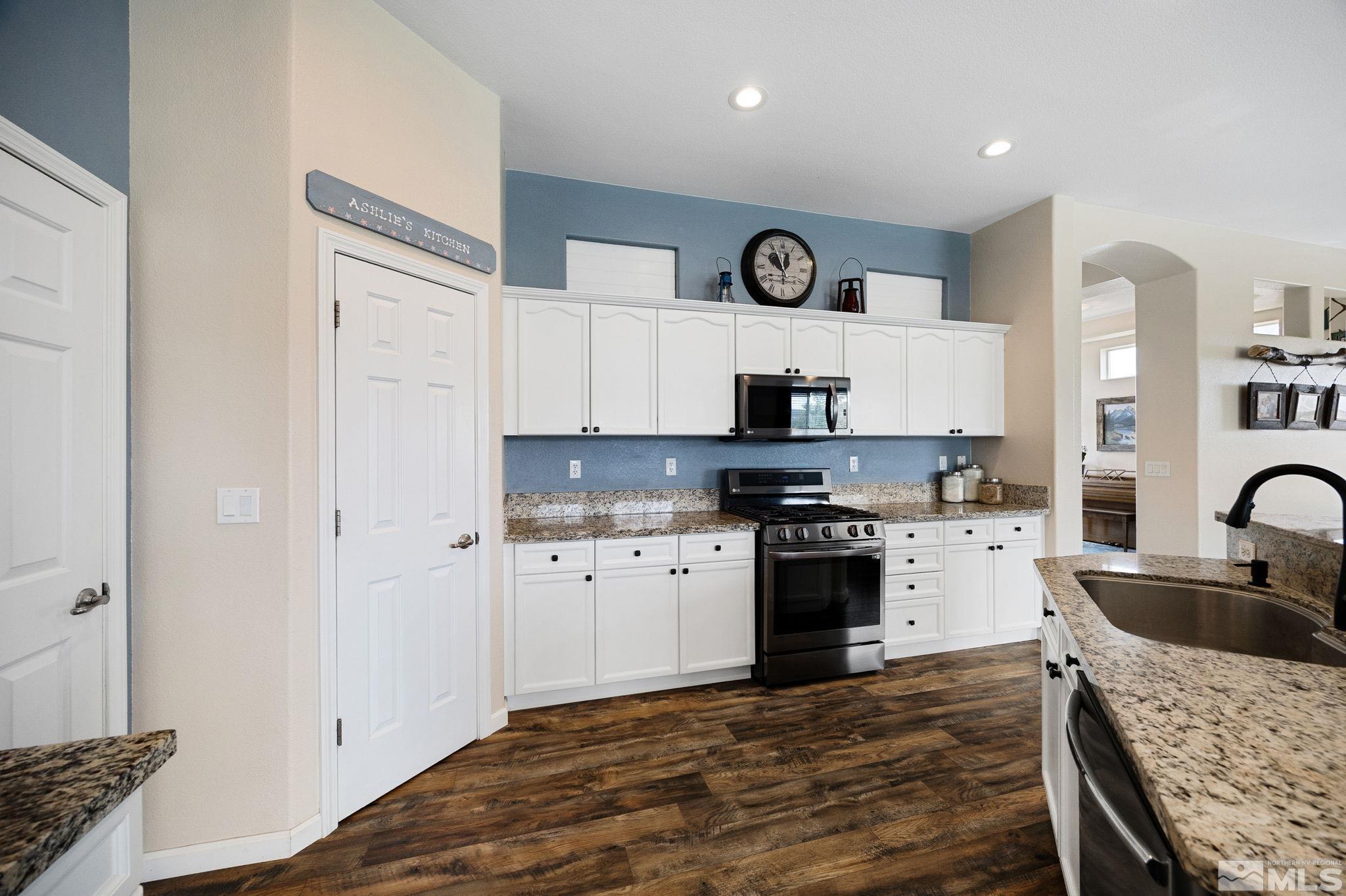 1523 Riverpark Parkway