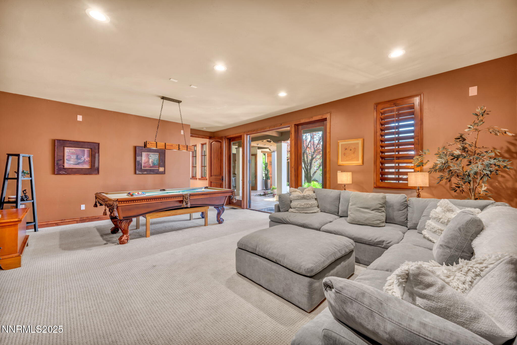 186 Carleton Court