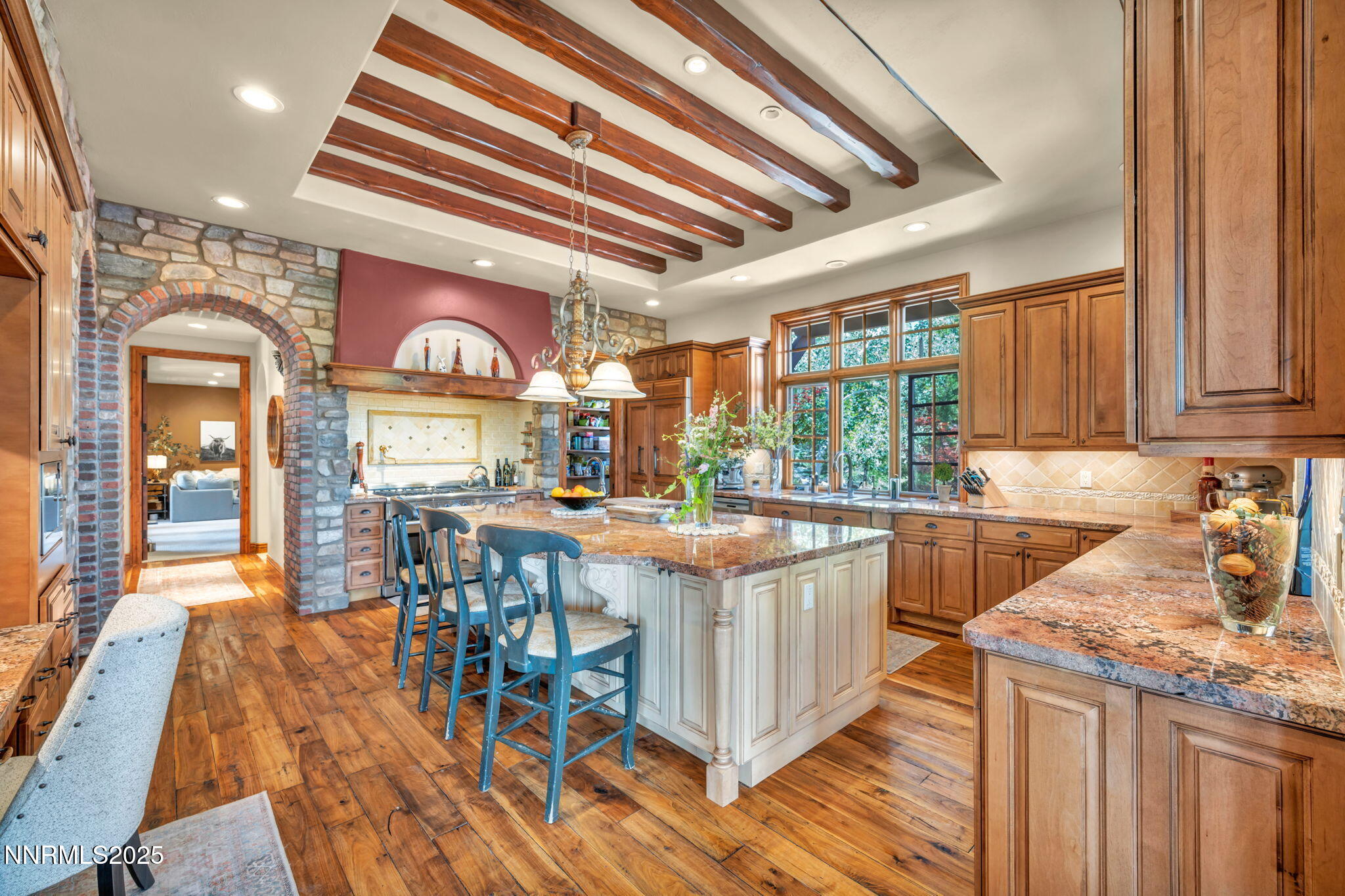 186 Carleton Court