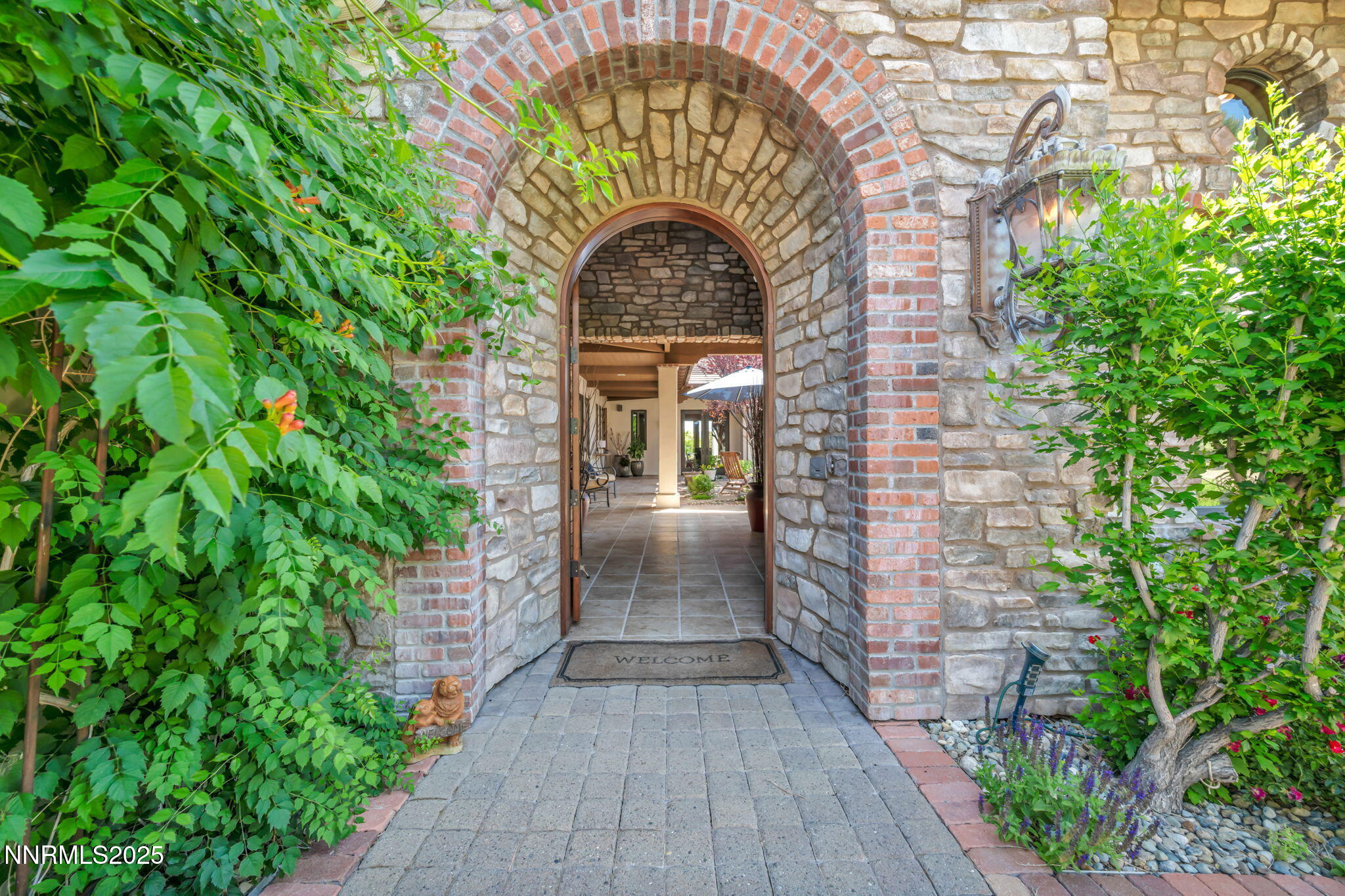 186 Carleton Court
