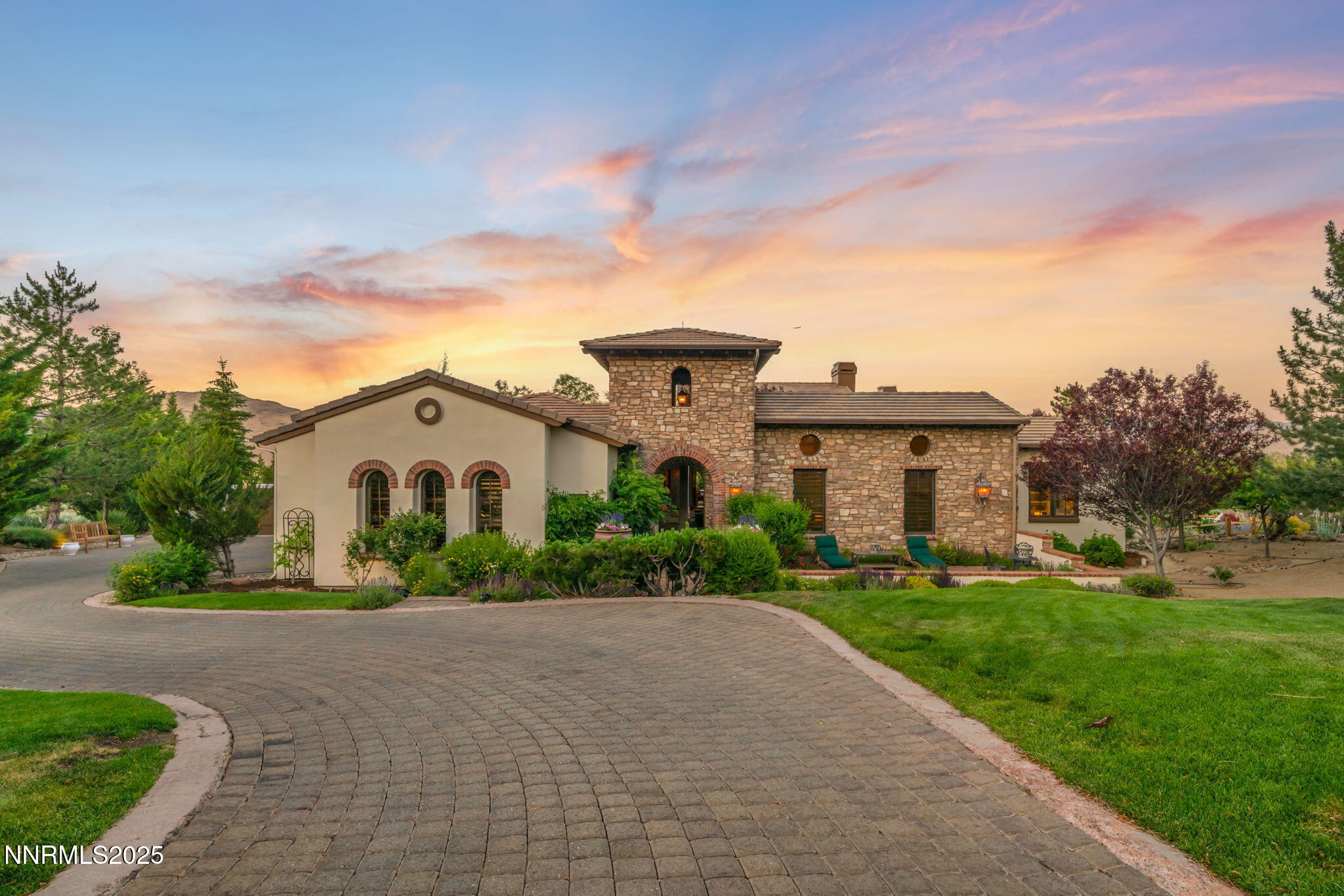 186 Carleton Court