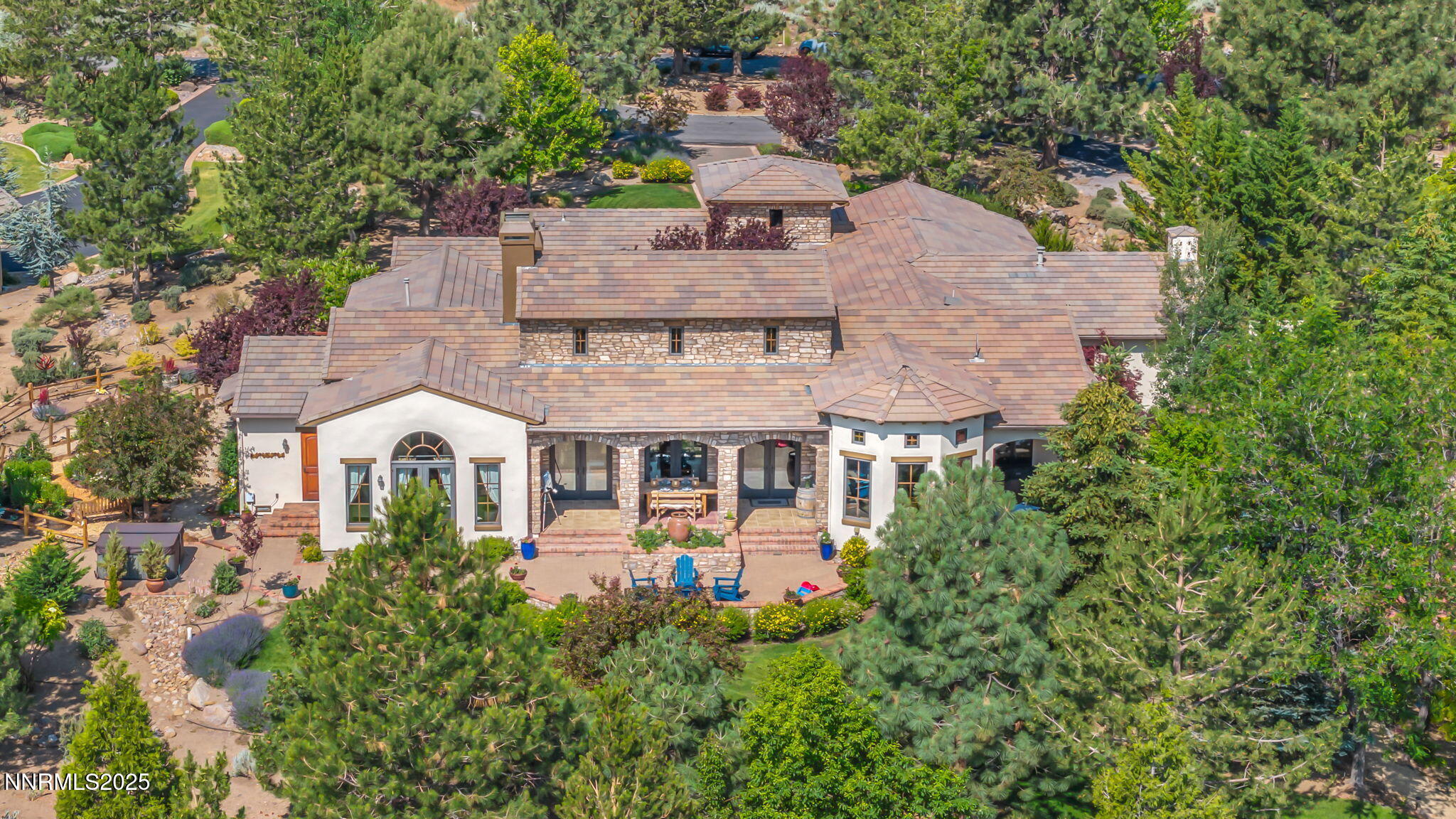 186 Carleton Court