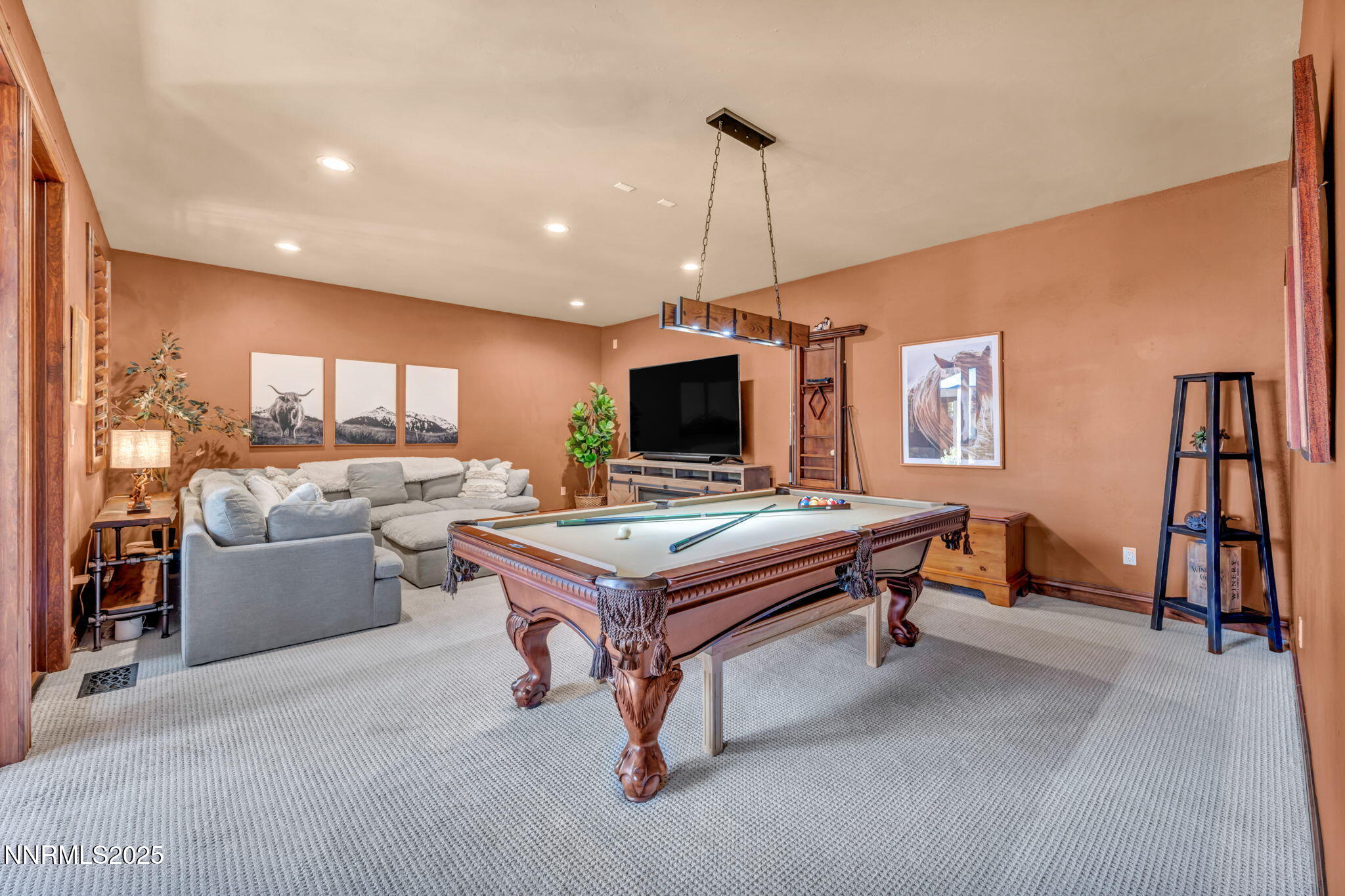 186 Carleton Court