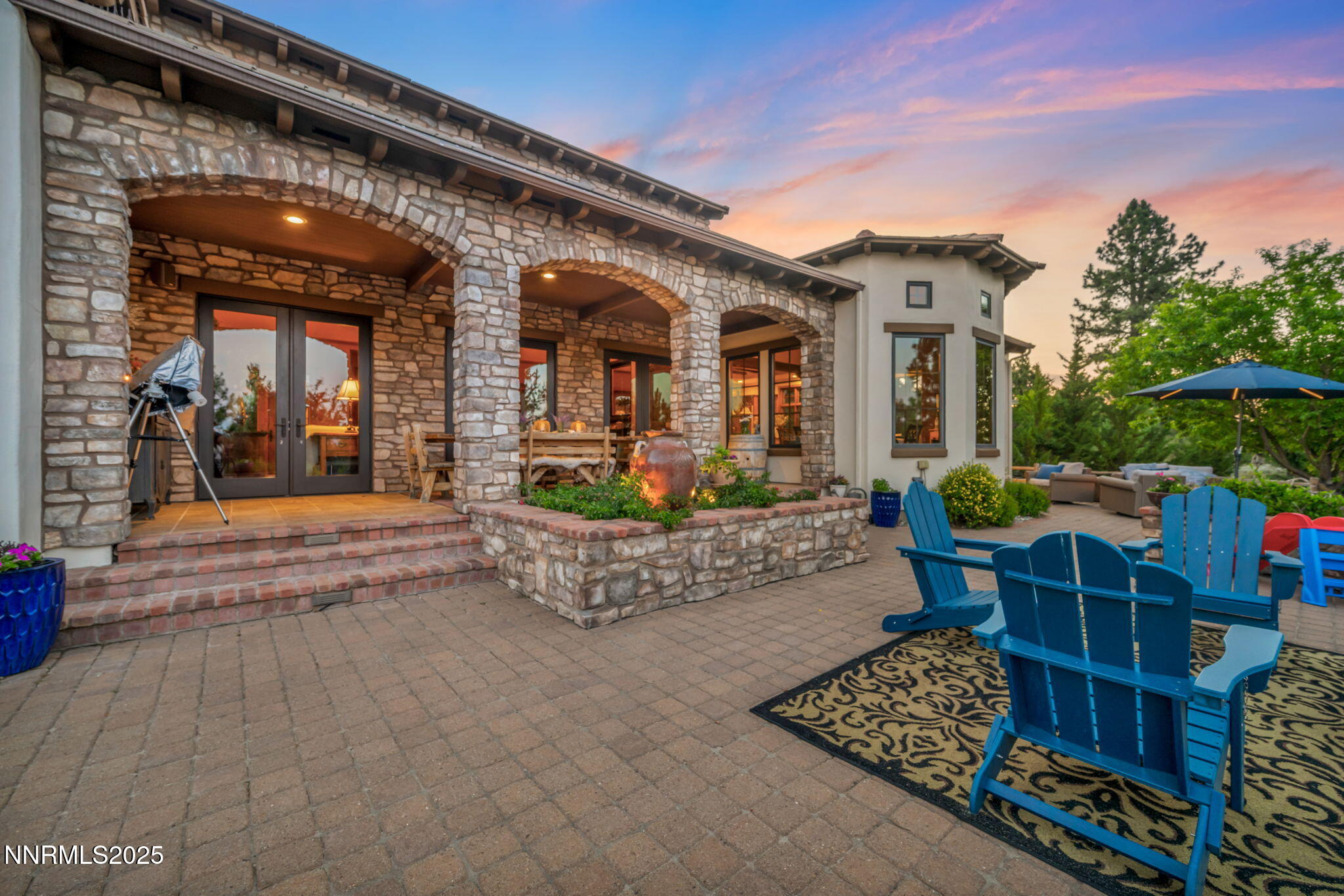 186 Carleton Court