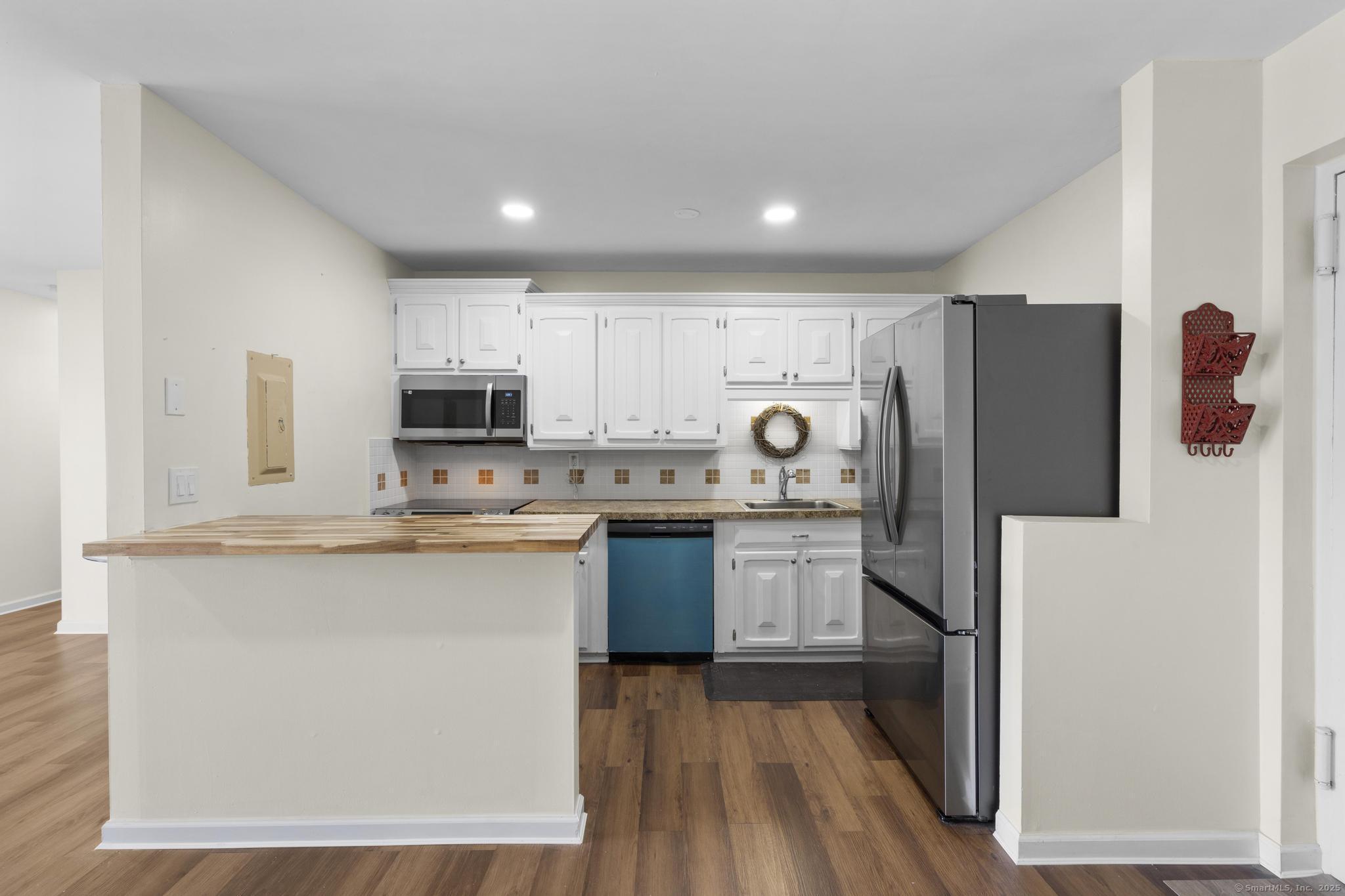 26 Balance Rock Road APT 16