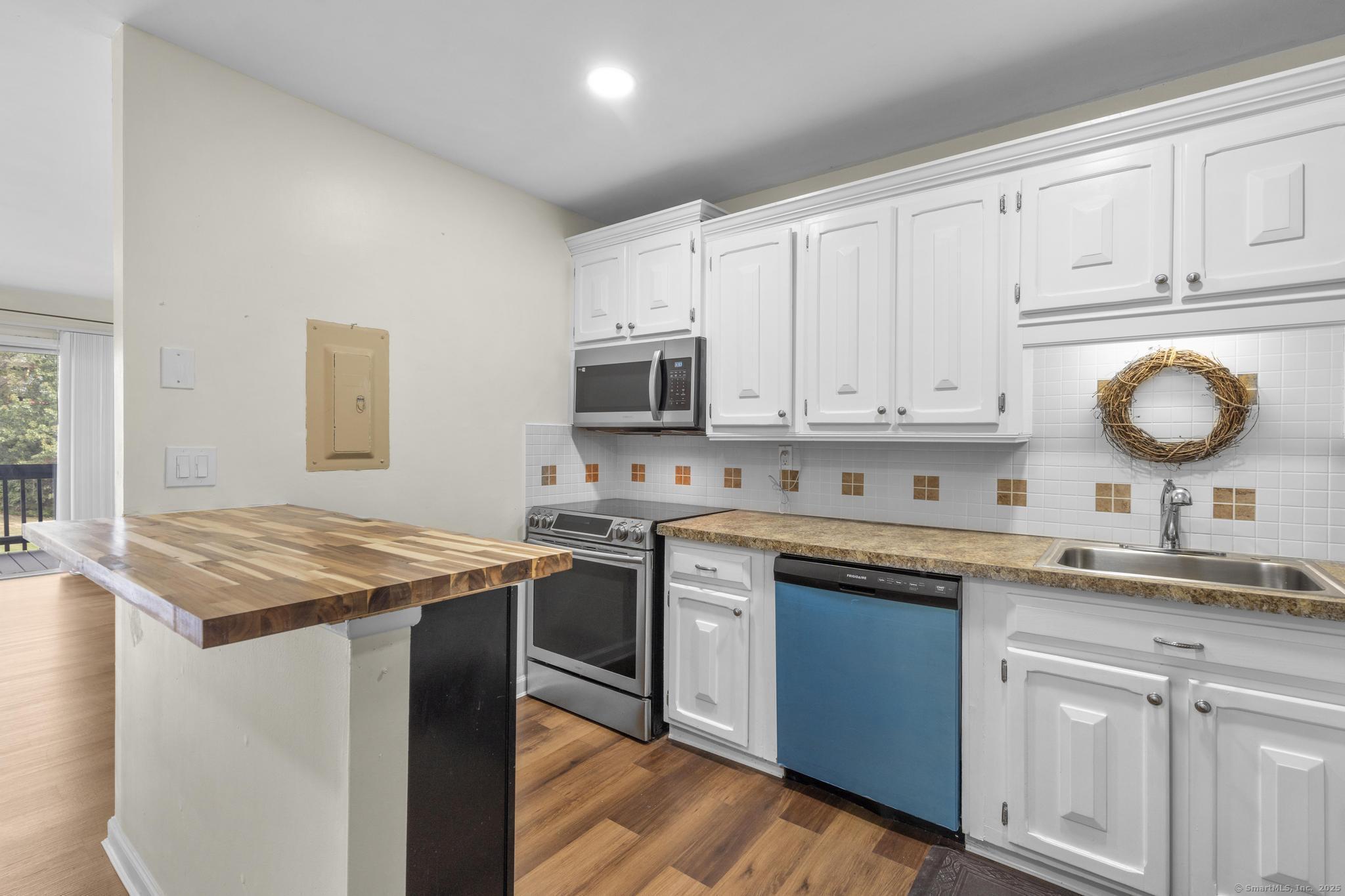 26 Balance Rock Road APT 16