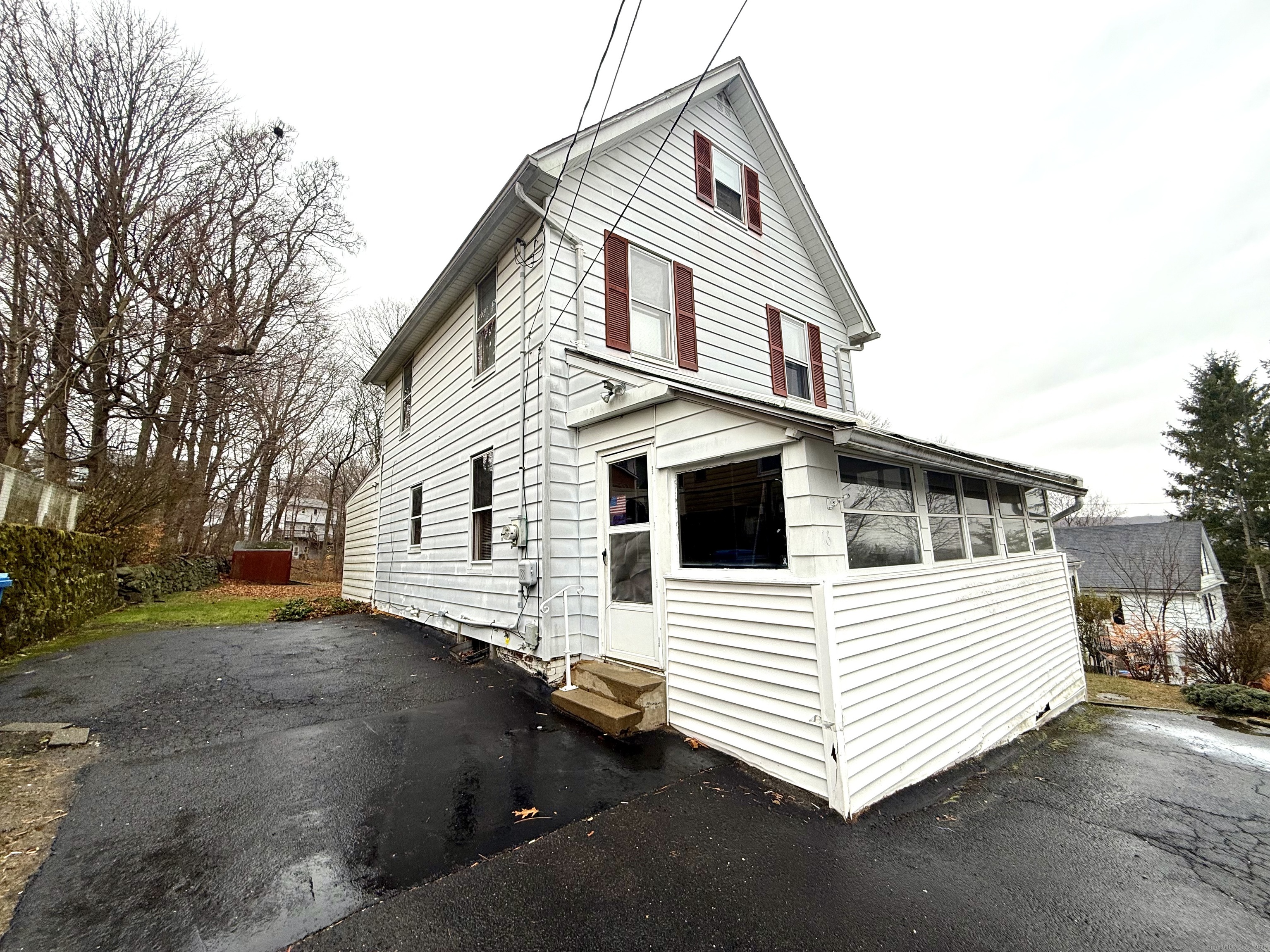 16 Naugatuck Avenue
