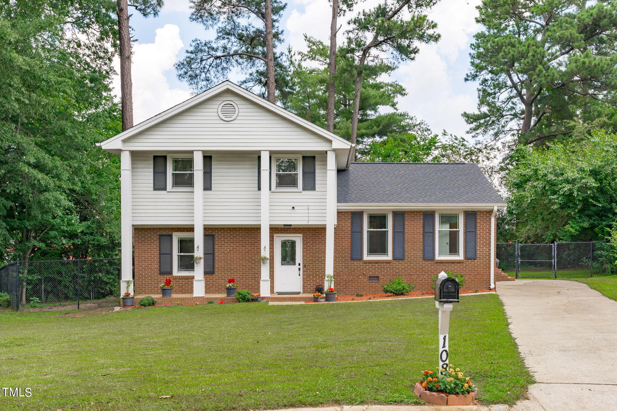 108 Nivens Court