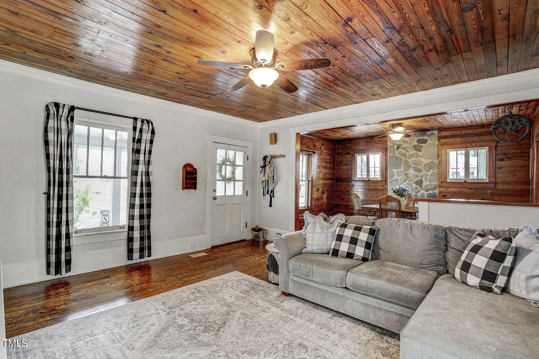 100 Porch Swing Lane