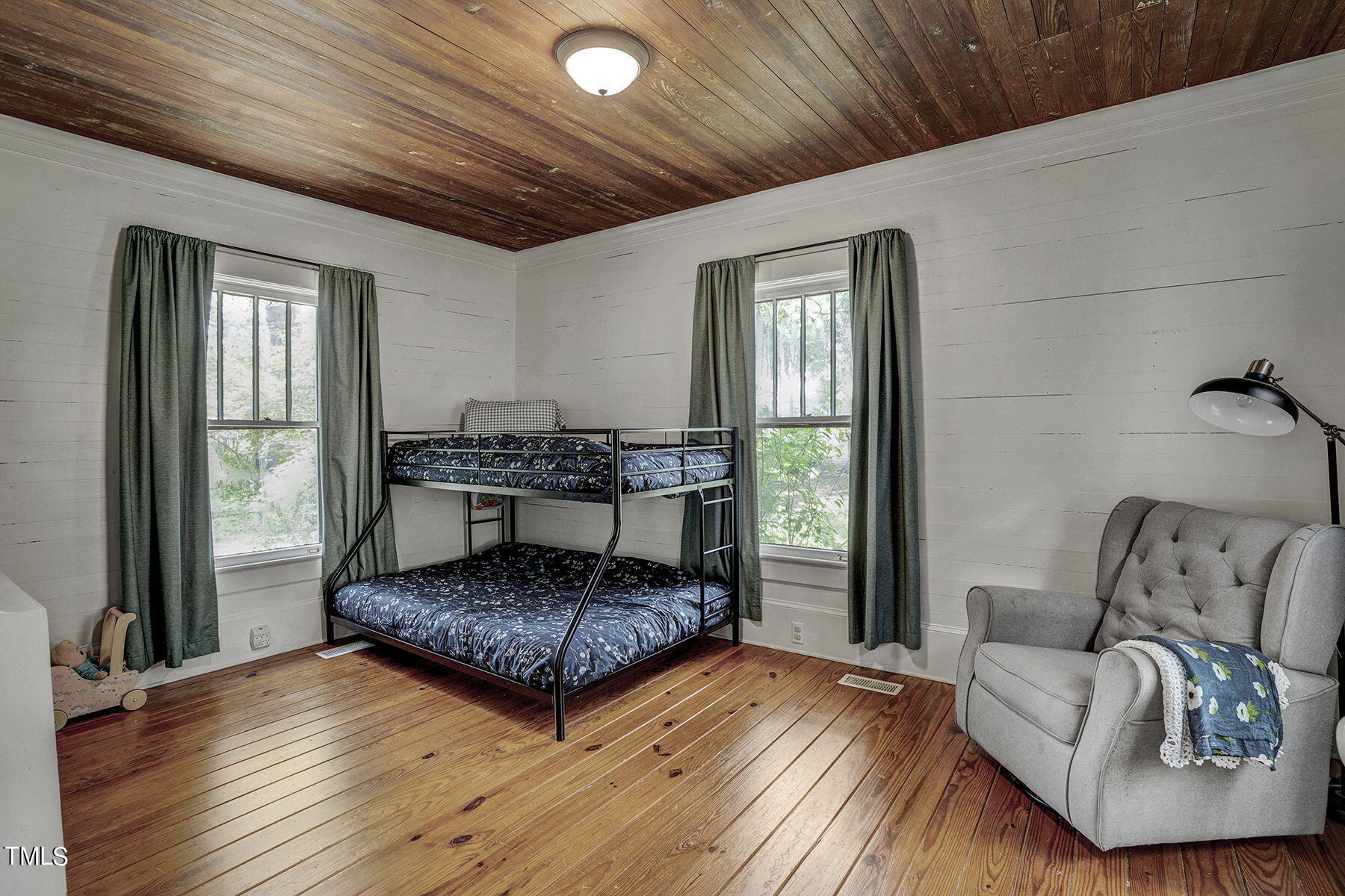 100 Porch Swing Lane