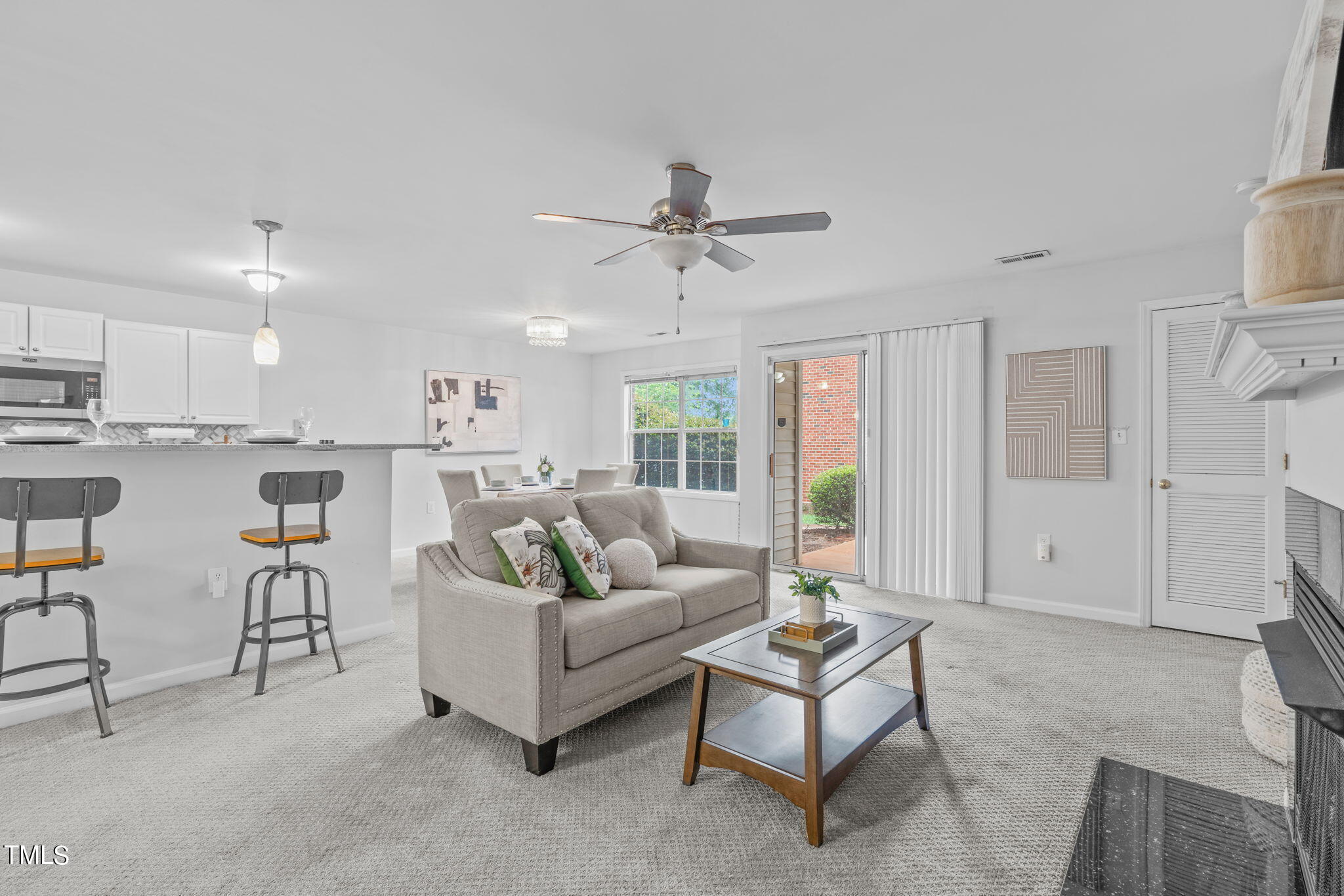 1112 Renshaw Court