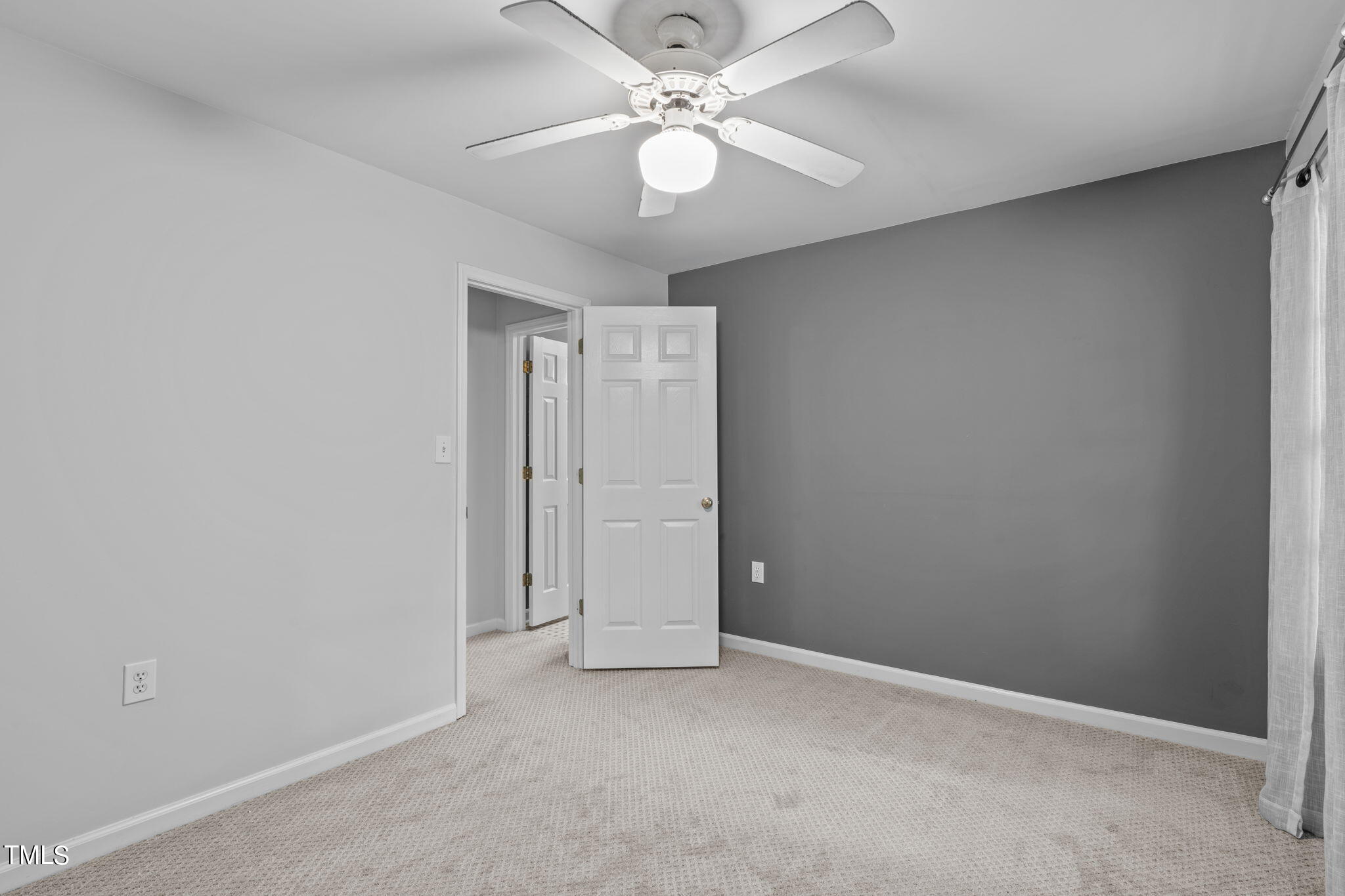 1112 Renshaw Court
