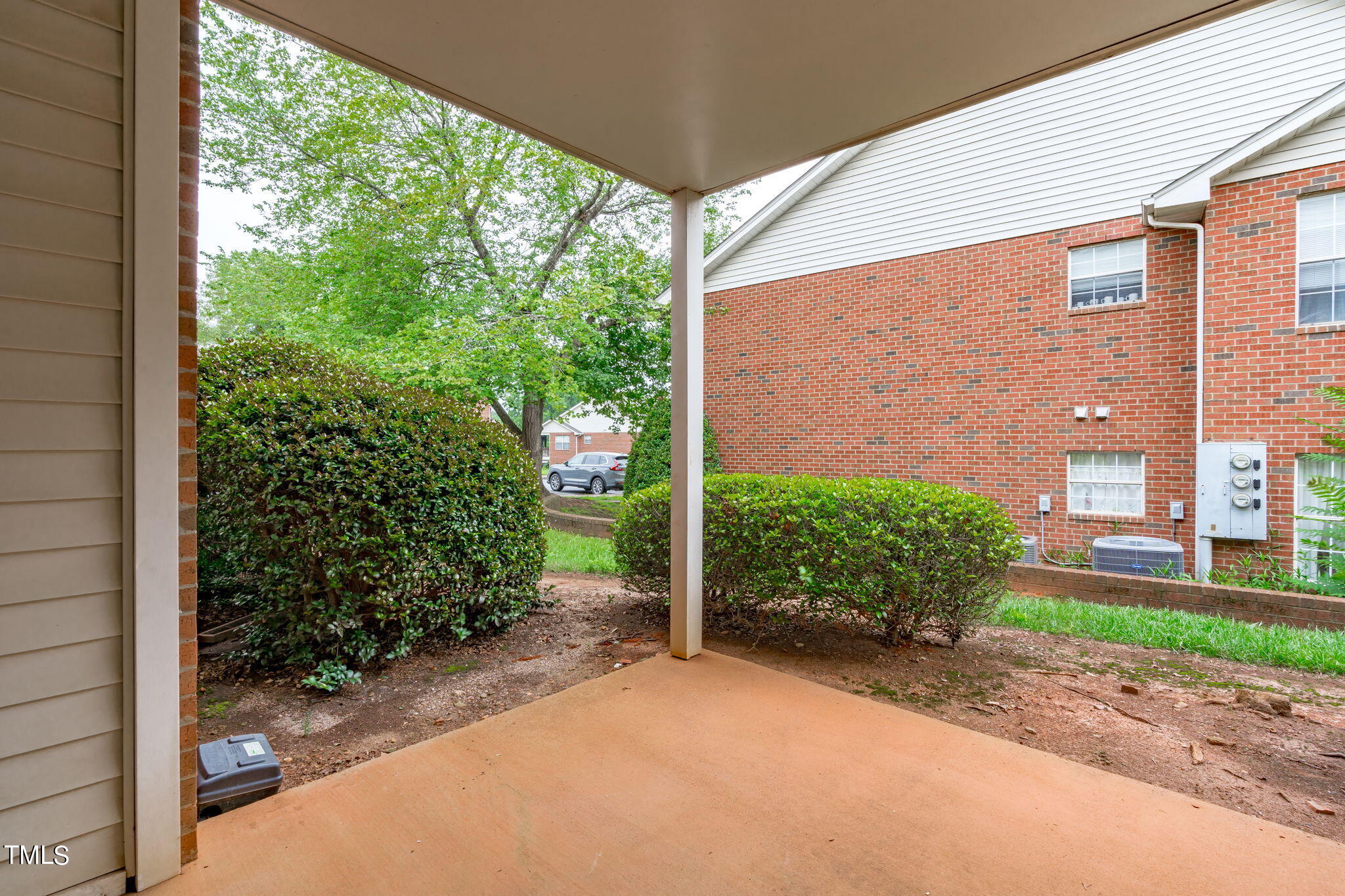 1112 Renshaw Court