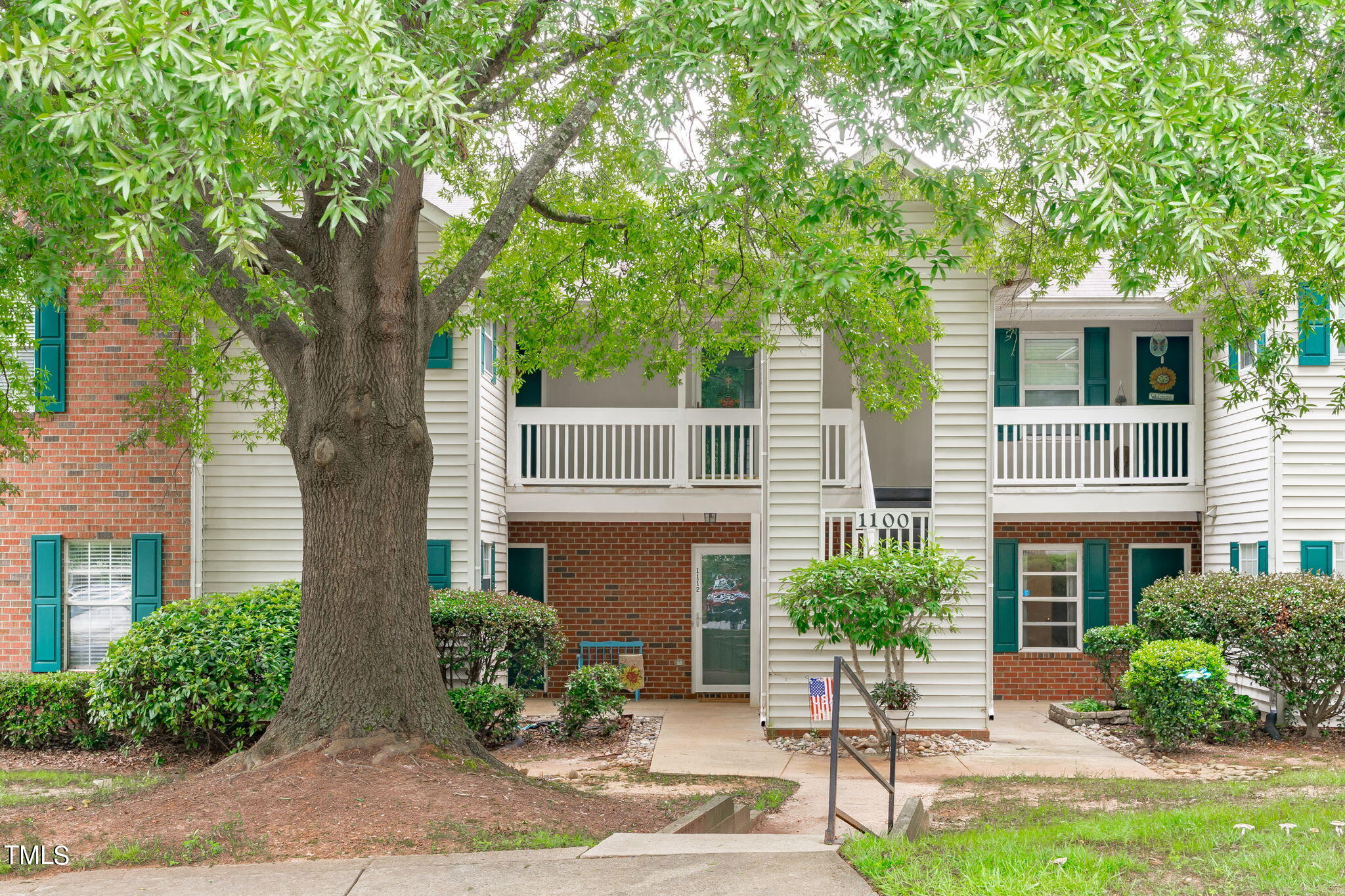 1112 Renshaw Court