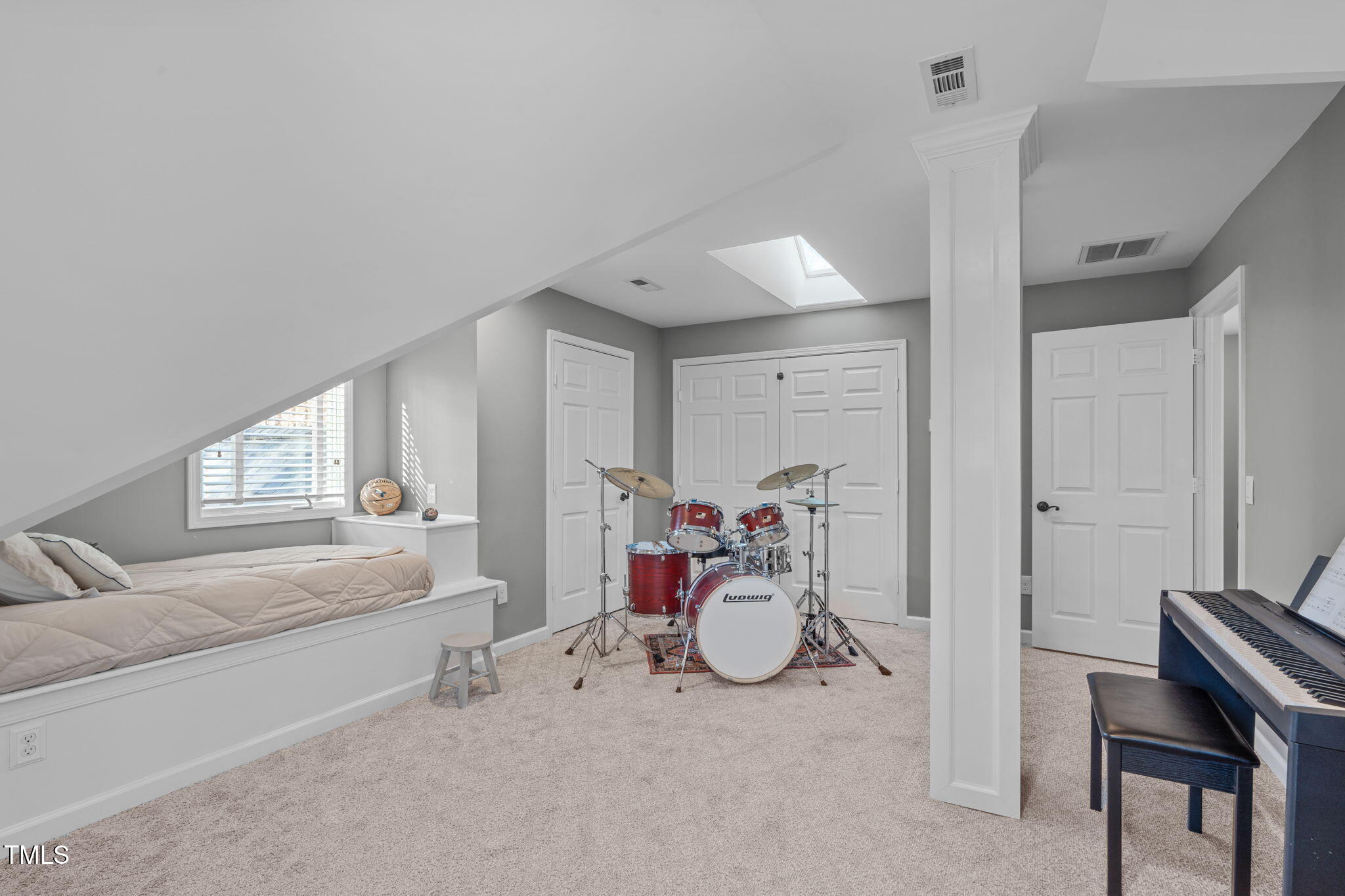 5225 Lake Edge Drive