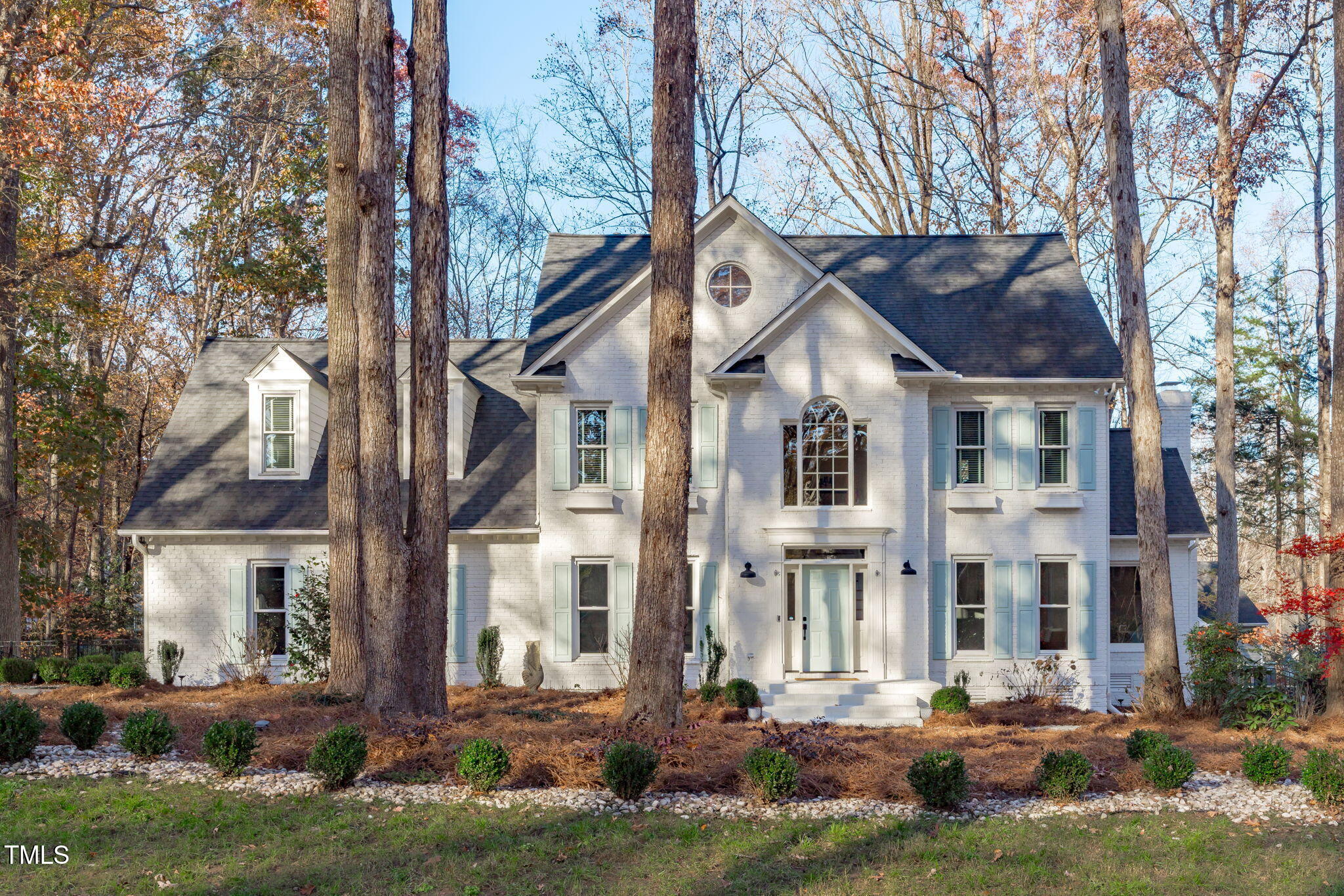5225 Lake Edge Drive