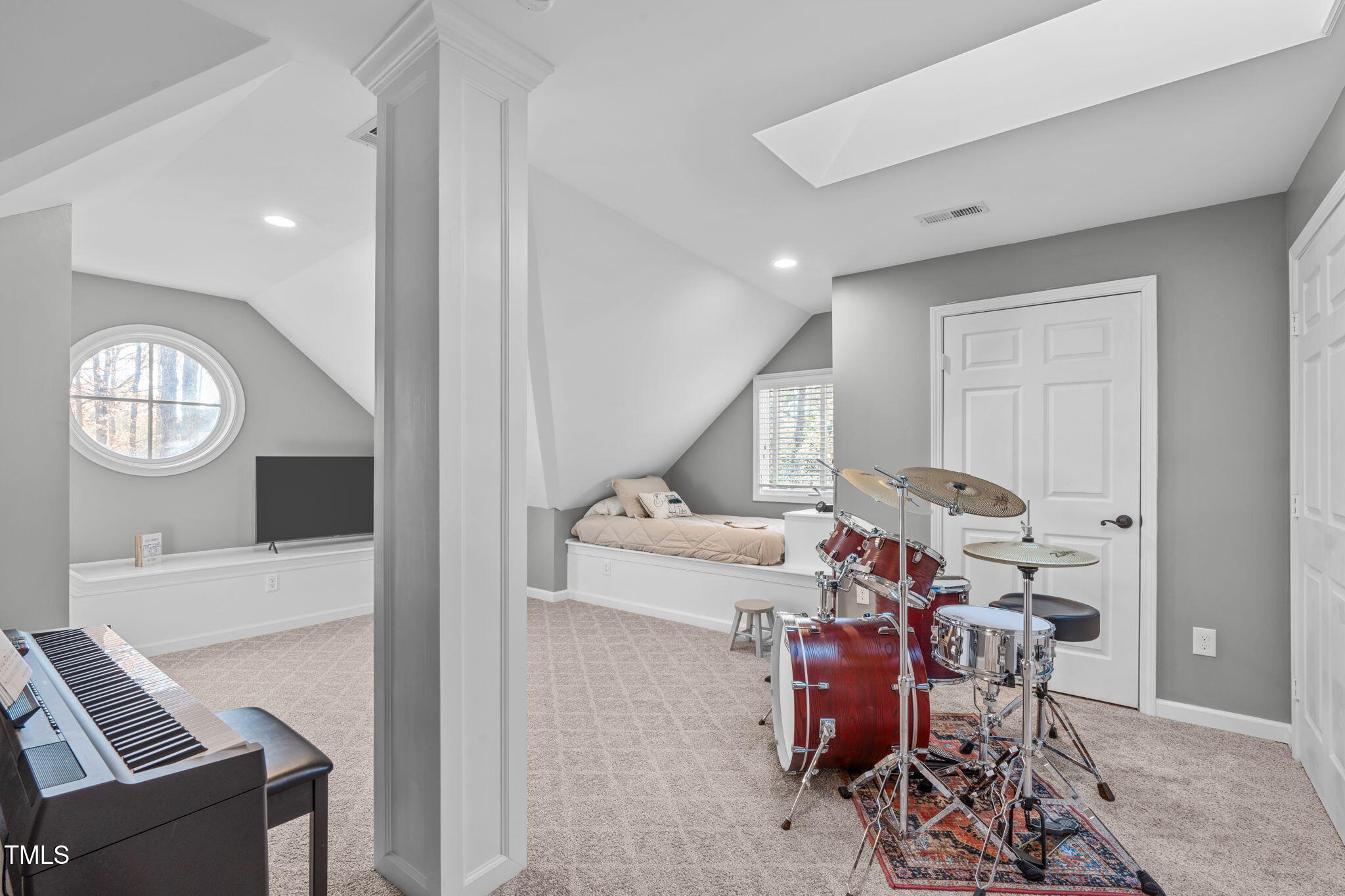 5225 Lake Edge Drive