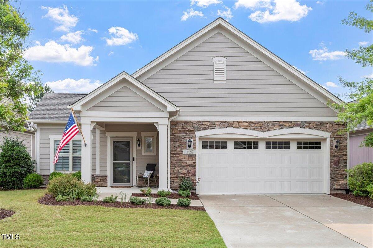 228 Ellisview Drive