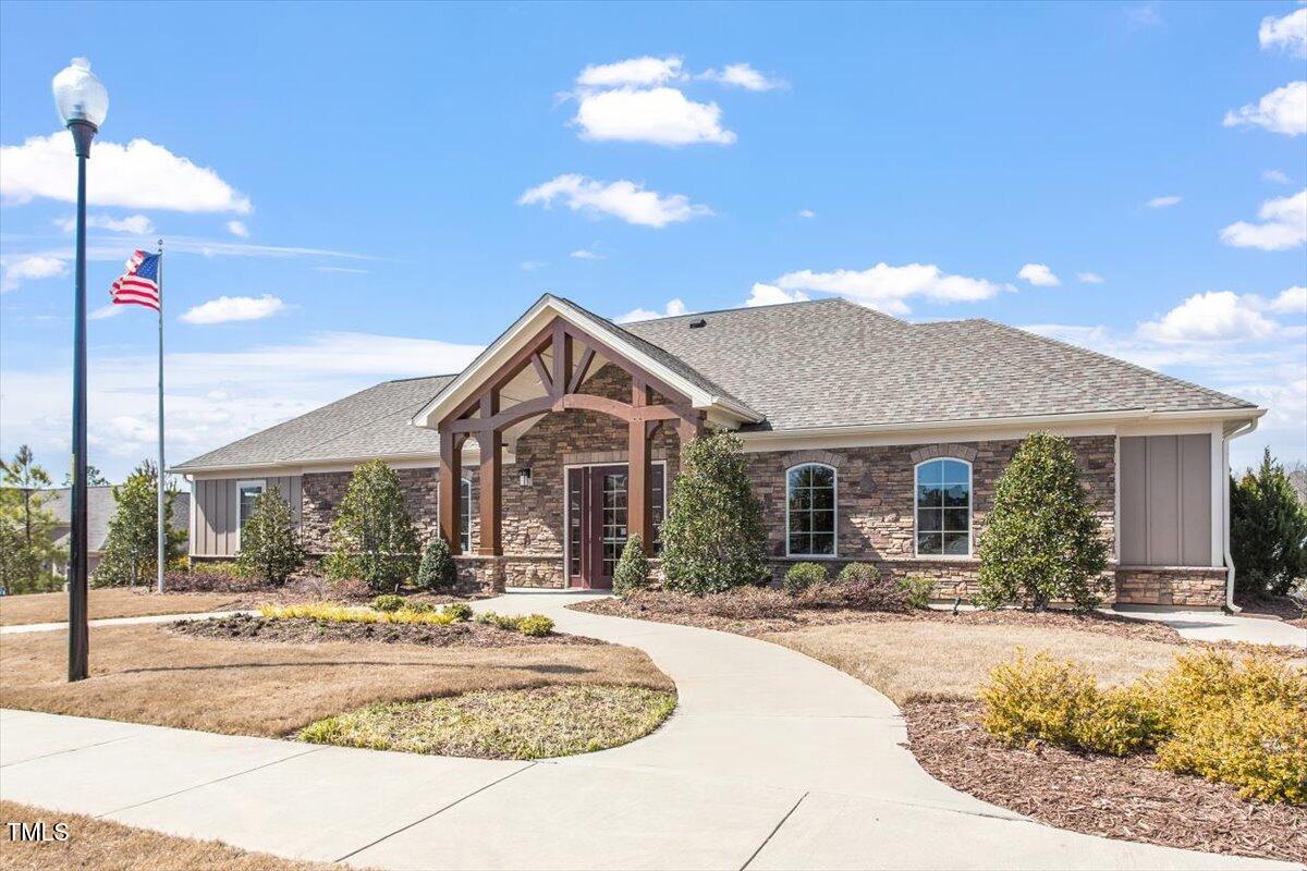 228 Ellisview Drive