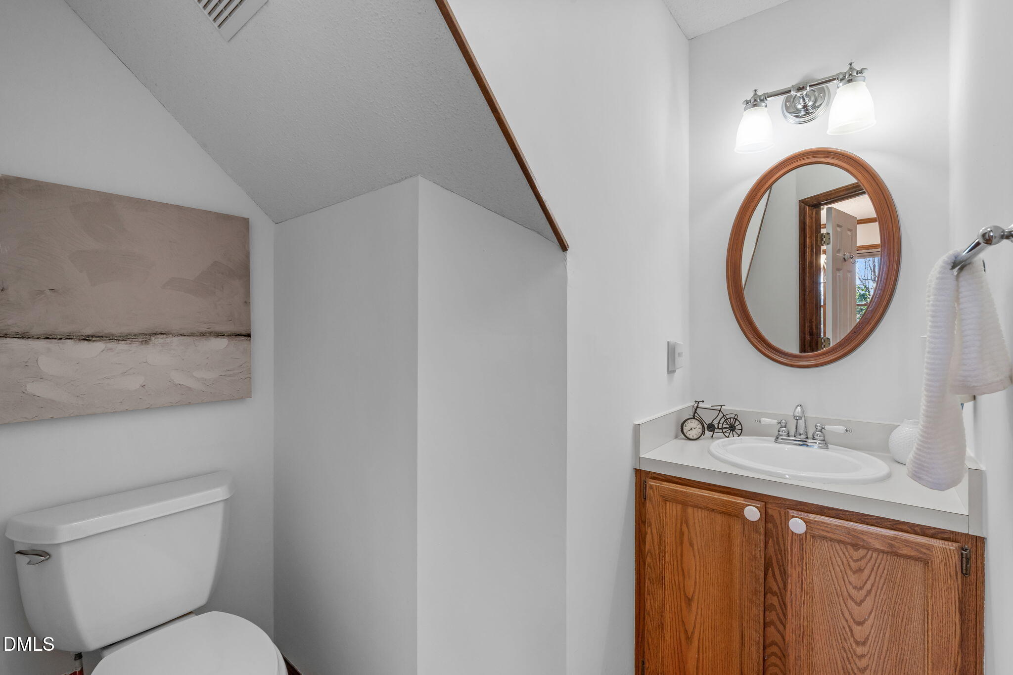 2044 Queen Charlotte Place
