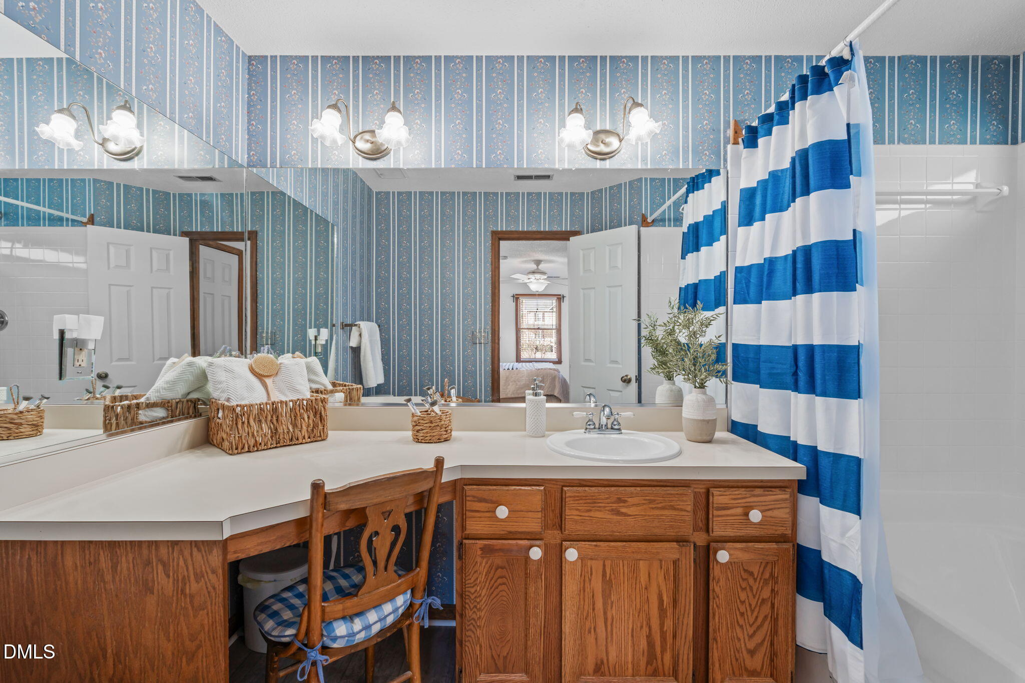 2044 Queen Charlotte Place
