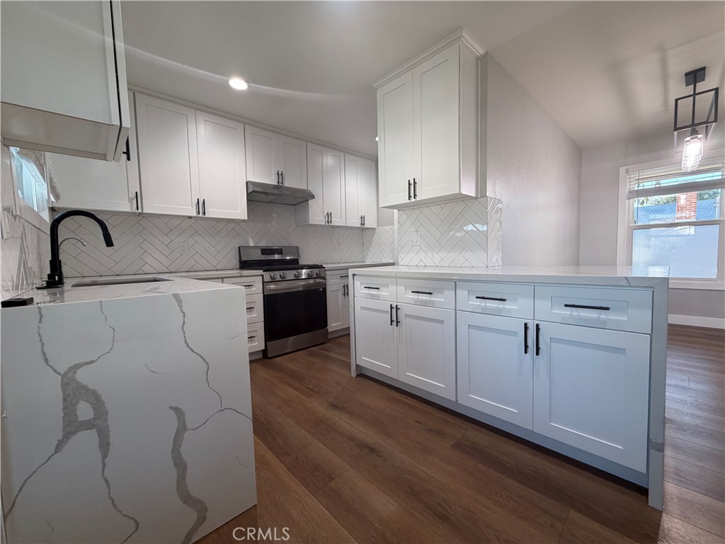 14515 La Mesa