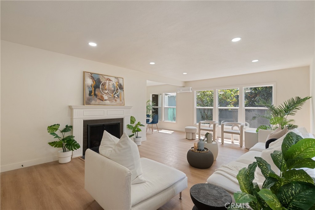 4708 Rosemead