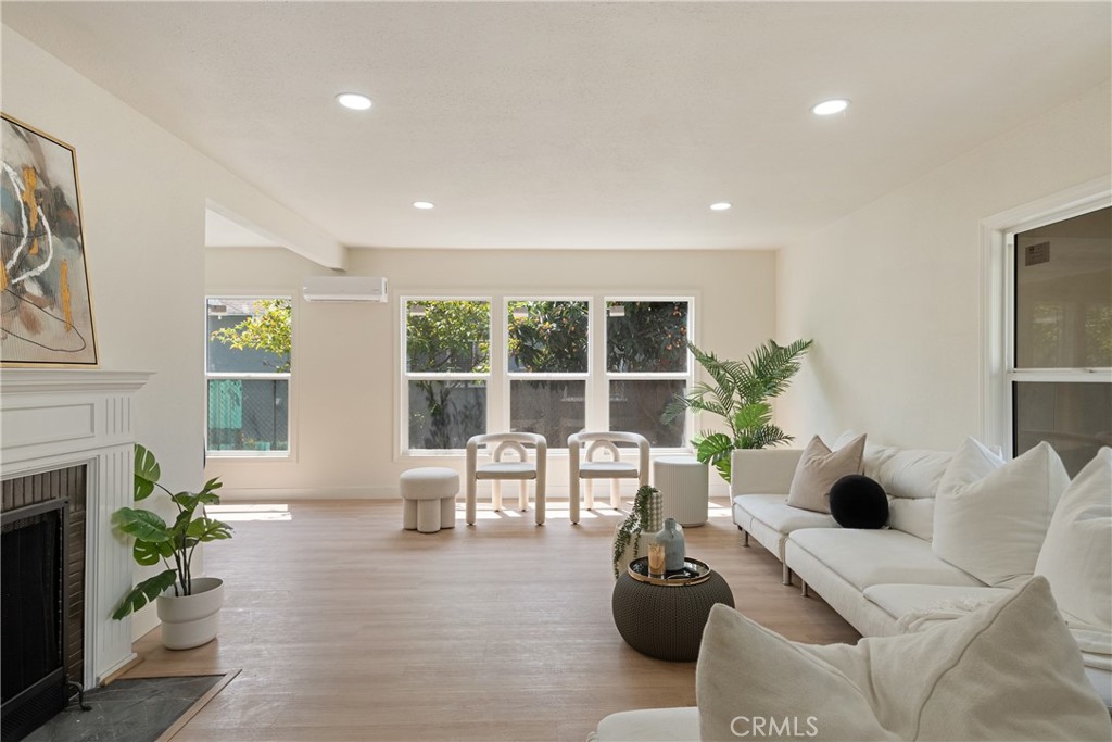 4708 Rosemead