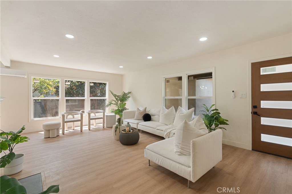 4708 Rosemead